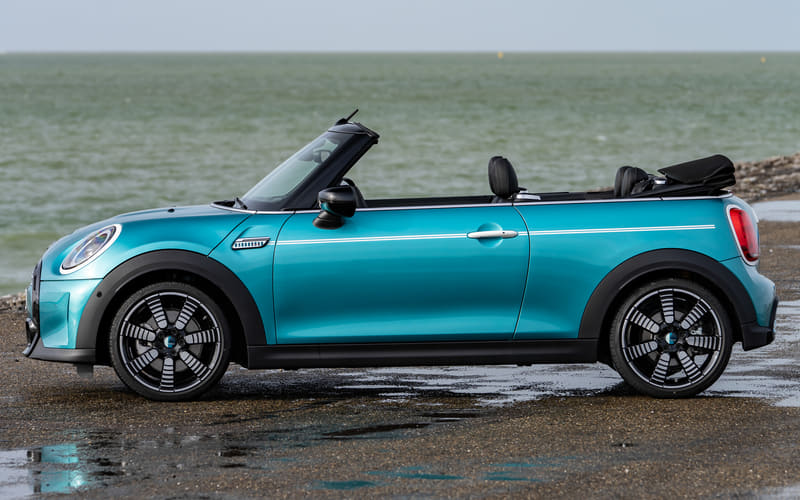 MINI、コンバーチブル30周年記念モデル「シーサイドエディション」 海