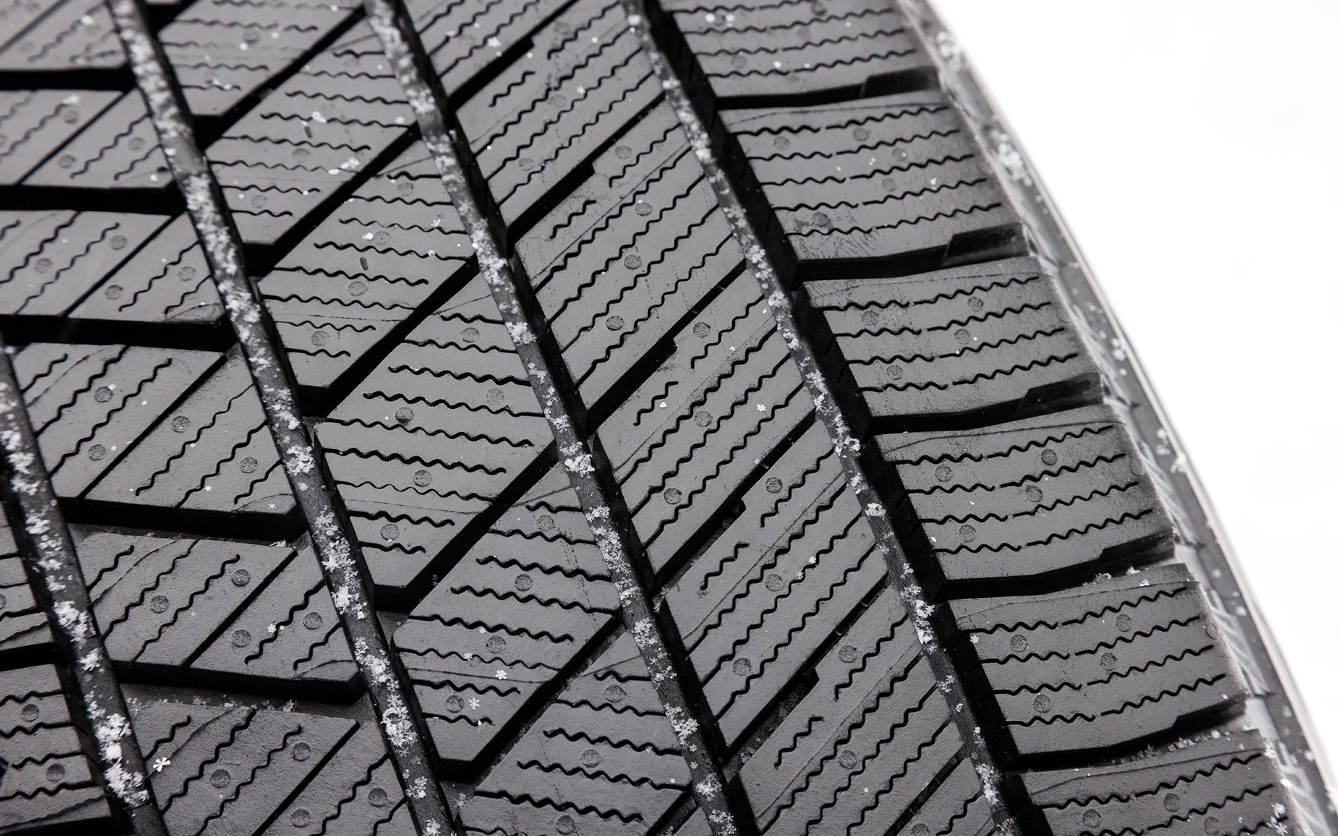 つながっているサイプ、つながっていないサイプと、サイプデザインの妙を感じられる部分