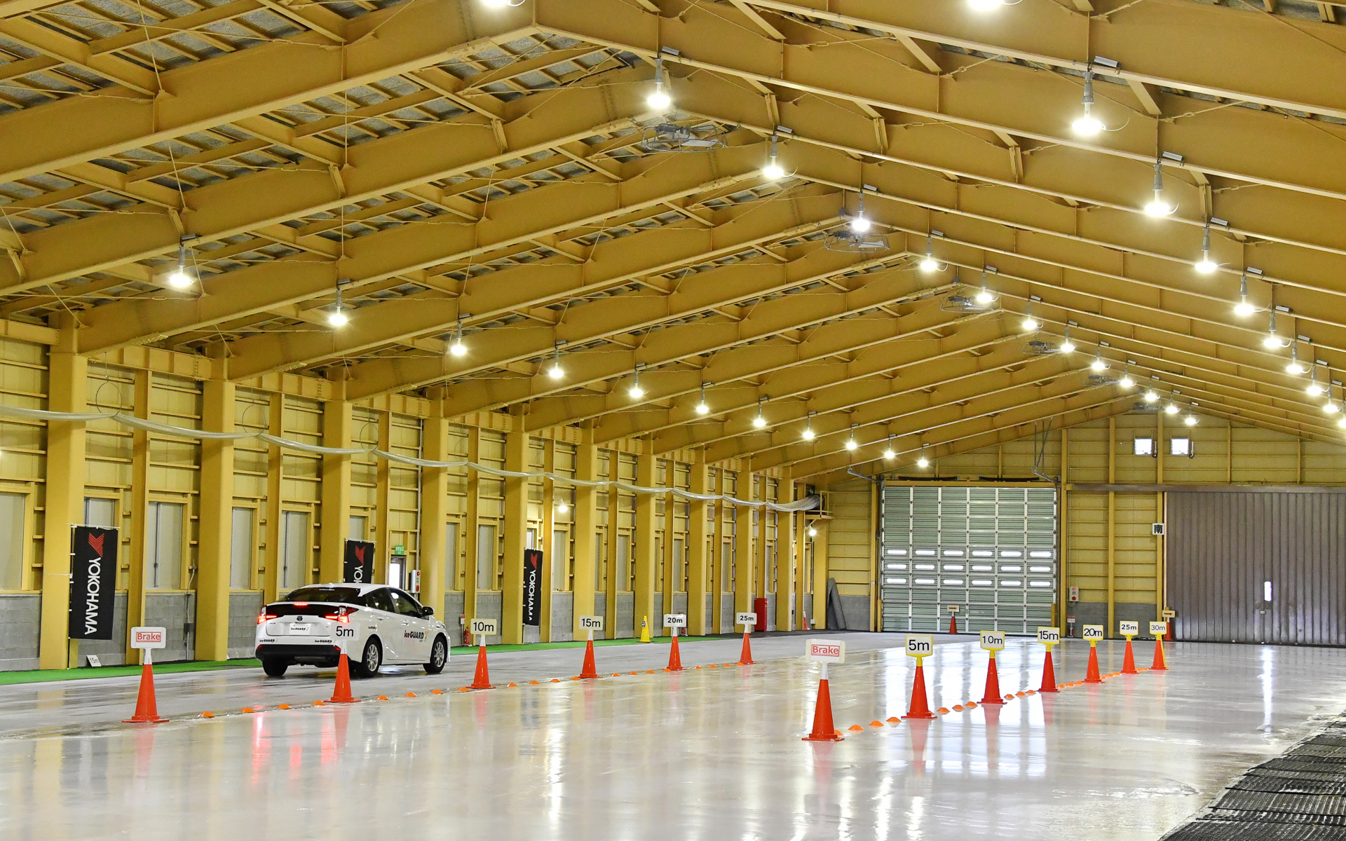 当たり前だが制動力的に最も優れていたのはアイスガード7