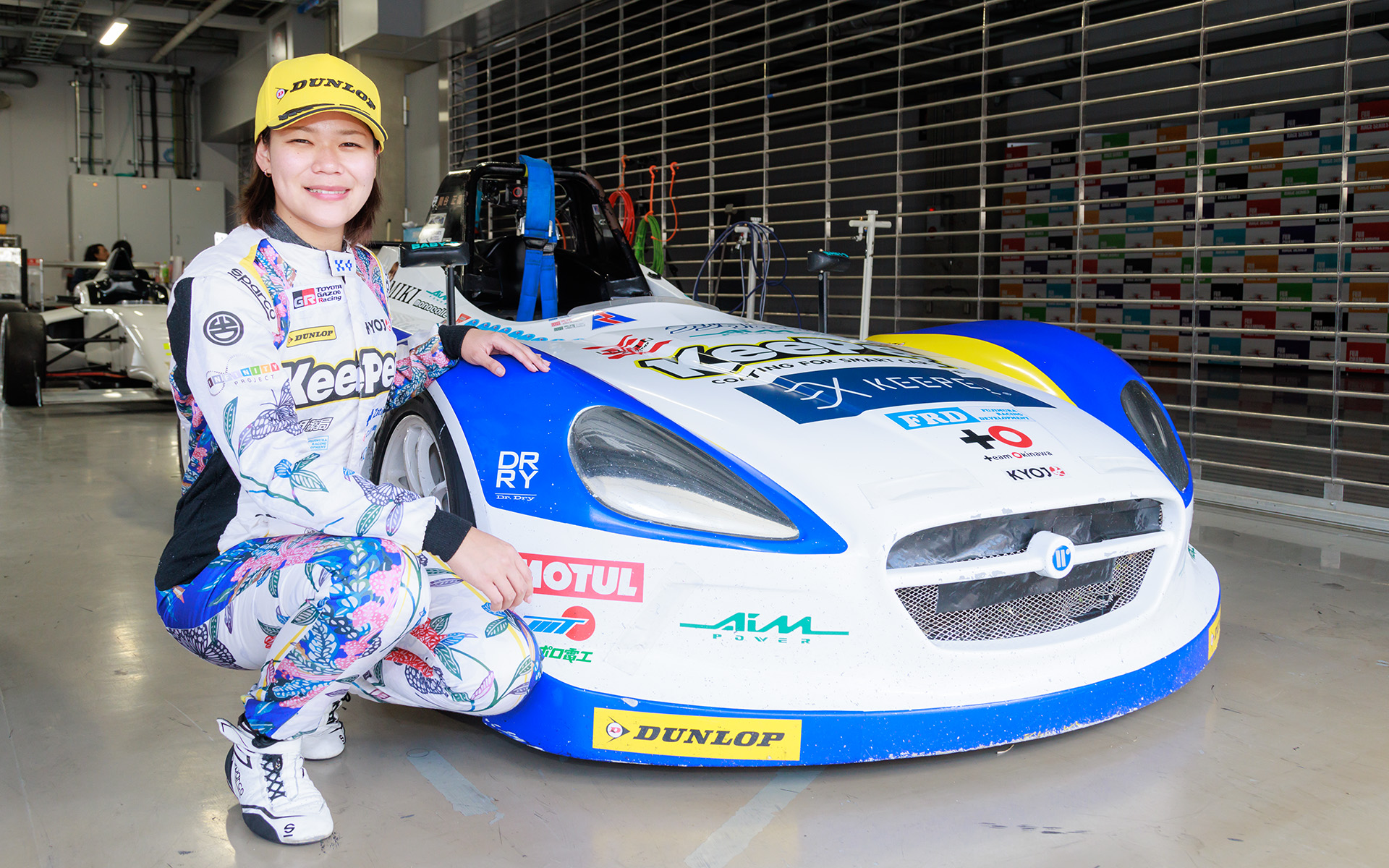 2022年シーズン年間チャンピオンの37号車 KeePer VITA 翁長実希選手