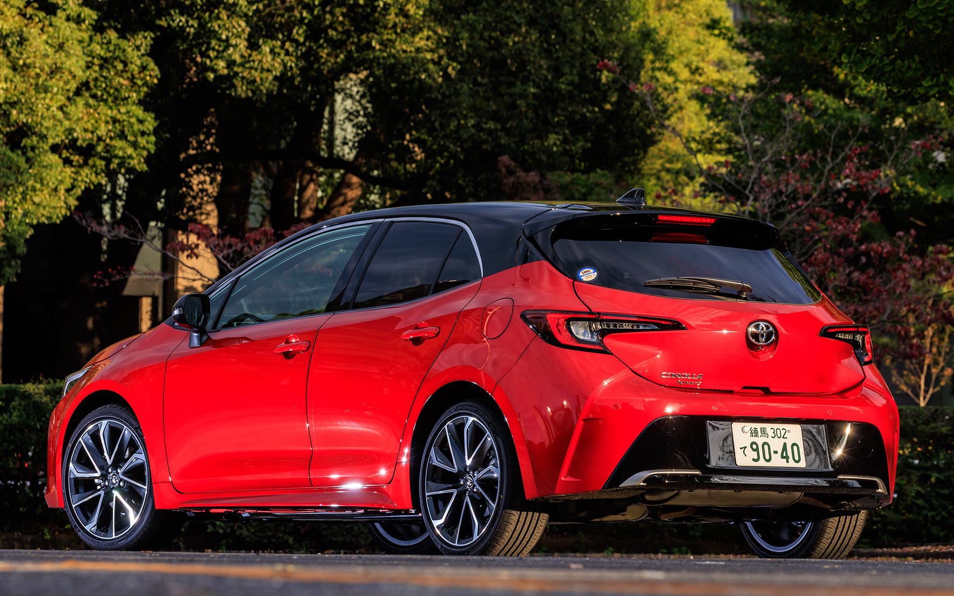 カローラ スポーツ（ガソリン車）。グレードはG“Z”。2WD（FF）のみの設定となり、価格は264万円。ボディサイズは4375×1790×1460mm（全長×全幅×全高）、ホイールベースは2640mm。車両重量は1380kg