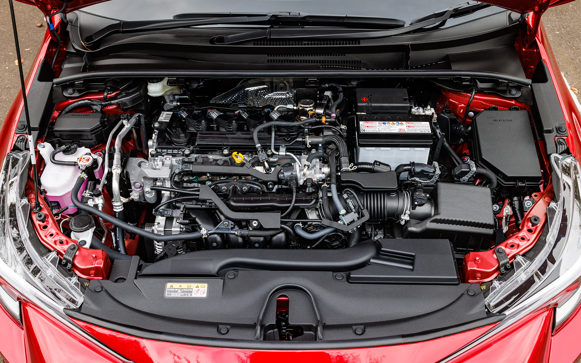 最高出力125kW（170PS）/6600rpm、最大トルク202Nm（20.6kgfm）/4900rpmを発生する直列4気筒2.0リッター「M20A-FKS」エンジンを搭載。トランスミッションにはダイレクトシフトCVTを搭載する。WLTCモード燃費は17.2km/L