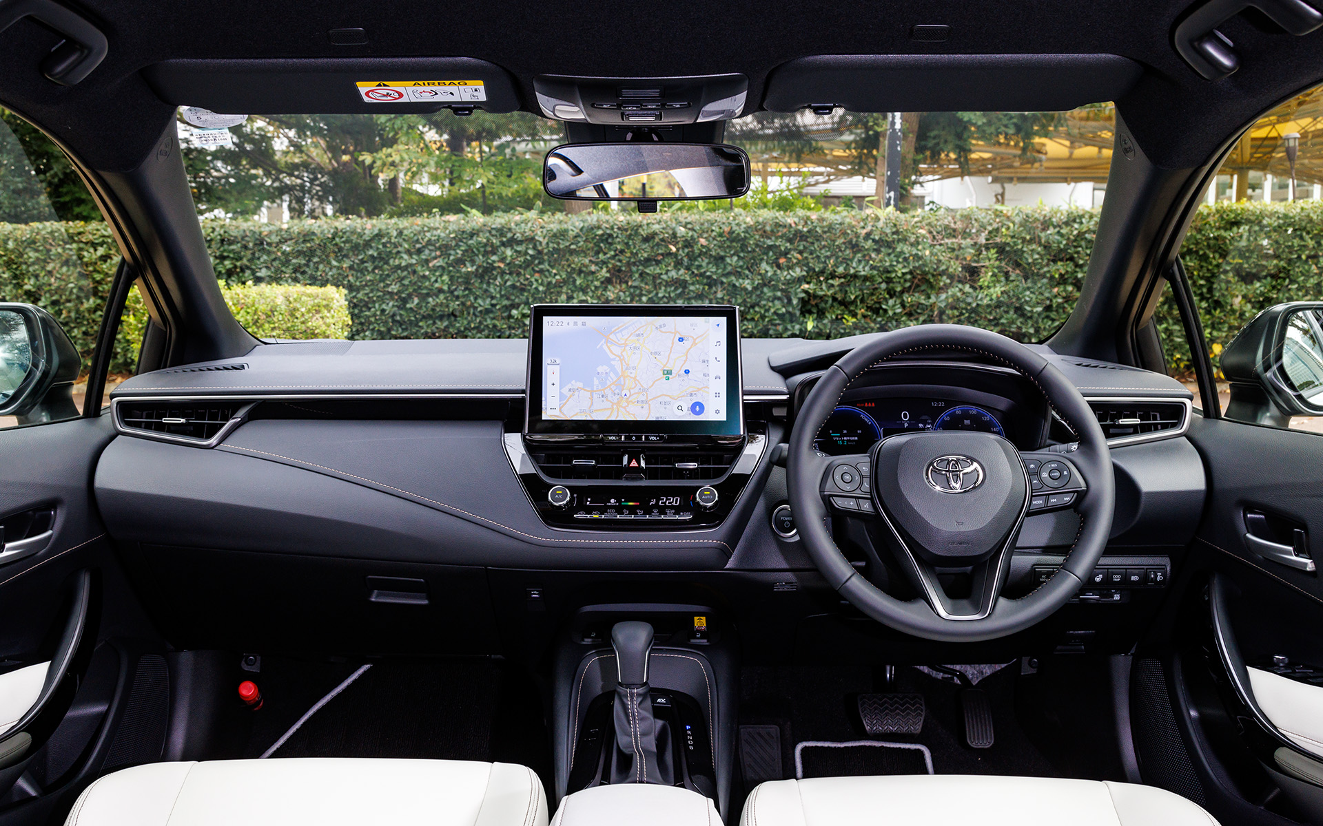 カローラ ツーリング（ハイブリッド車）のインパネ