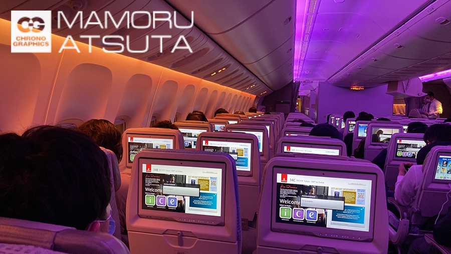 ドバイまでの機内。50％くらいの搭乗率かな