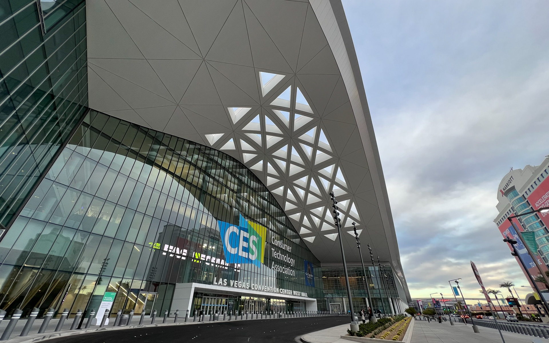 巨大なウエストホールのエントランス