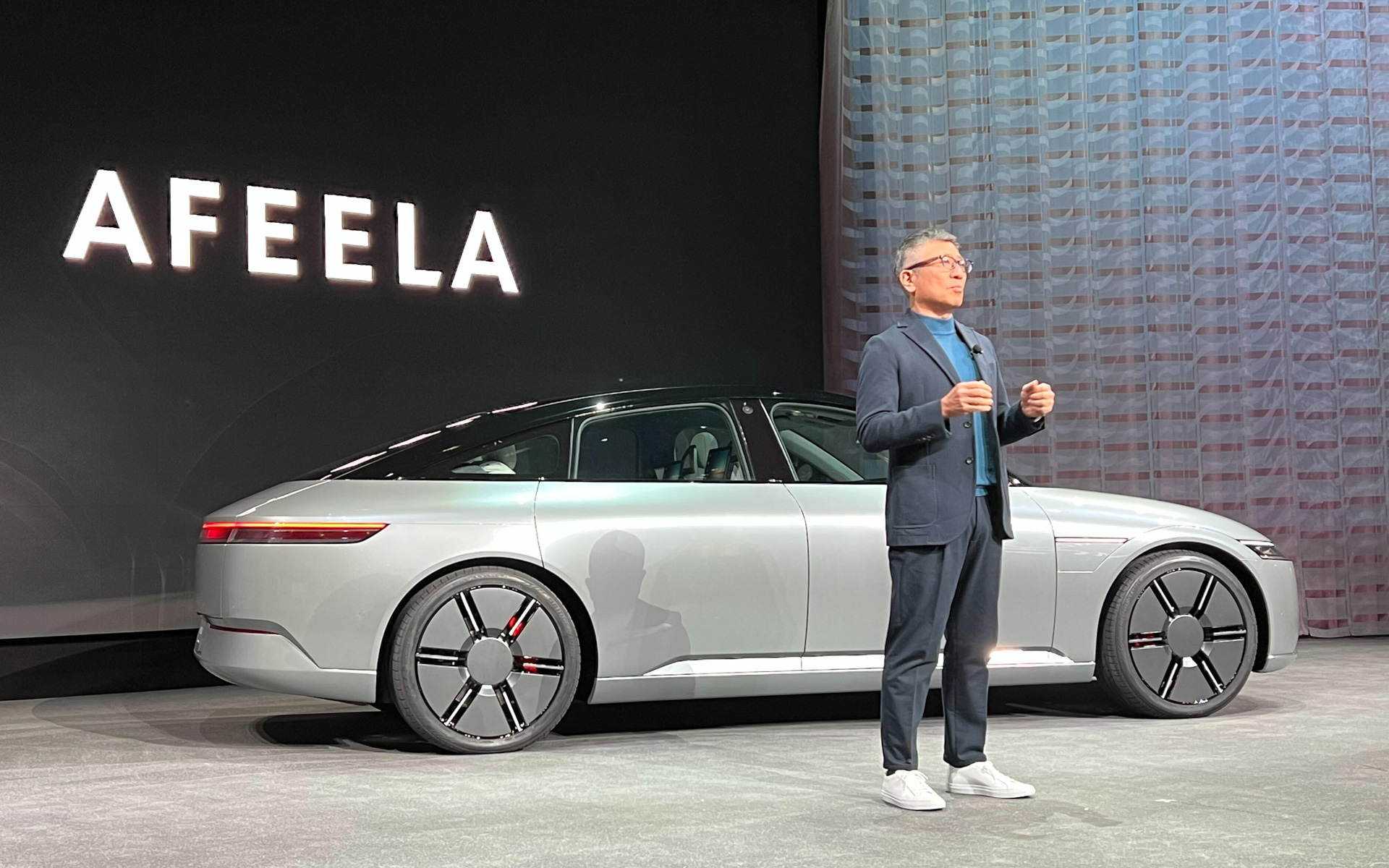 世界初公開した新型EVについて語るソニー・ホンダモビリティ株式会社 代表取締役会長 兼 CEO 水野泰秀氏