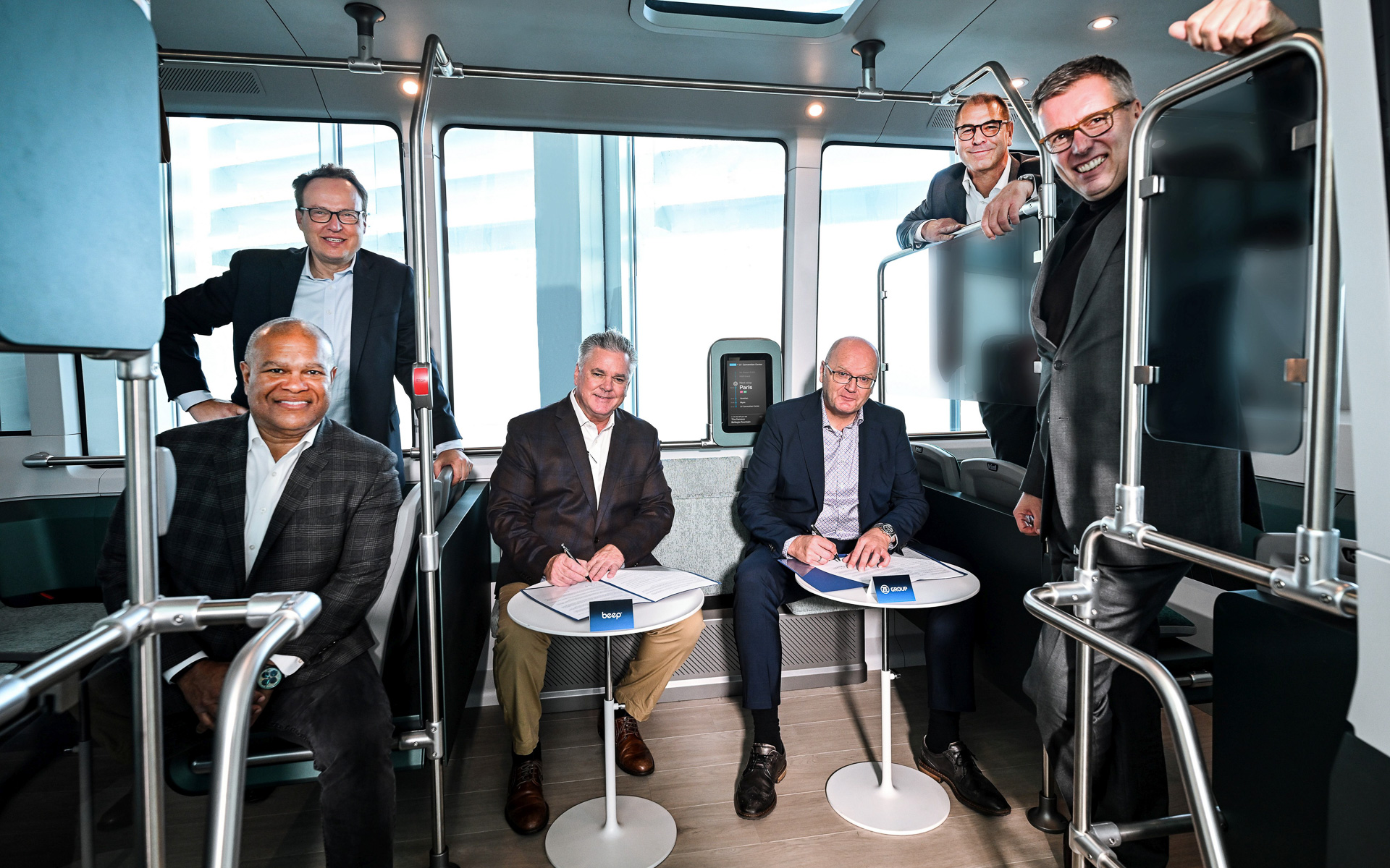 ZFとBeepの戦略的パートナーシップ署名の様子