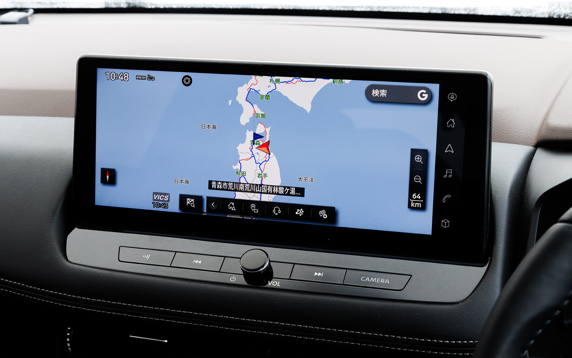メーターには2種類の表示モードを選択できる12.3インチのアドバンスドドライブアシストディスプレイを採用。センターディスプレイとして採用されている12.3インチのNissanConnect ナビゲーションシステムには自然な言葉で操作できるハイブリッド音声認識機能やAmazon Alexaを搭載