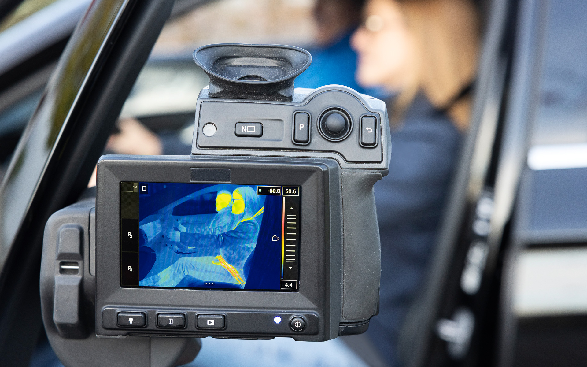 ZFは温まるシートベルト「ヒートシートベルト」を開発した