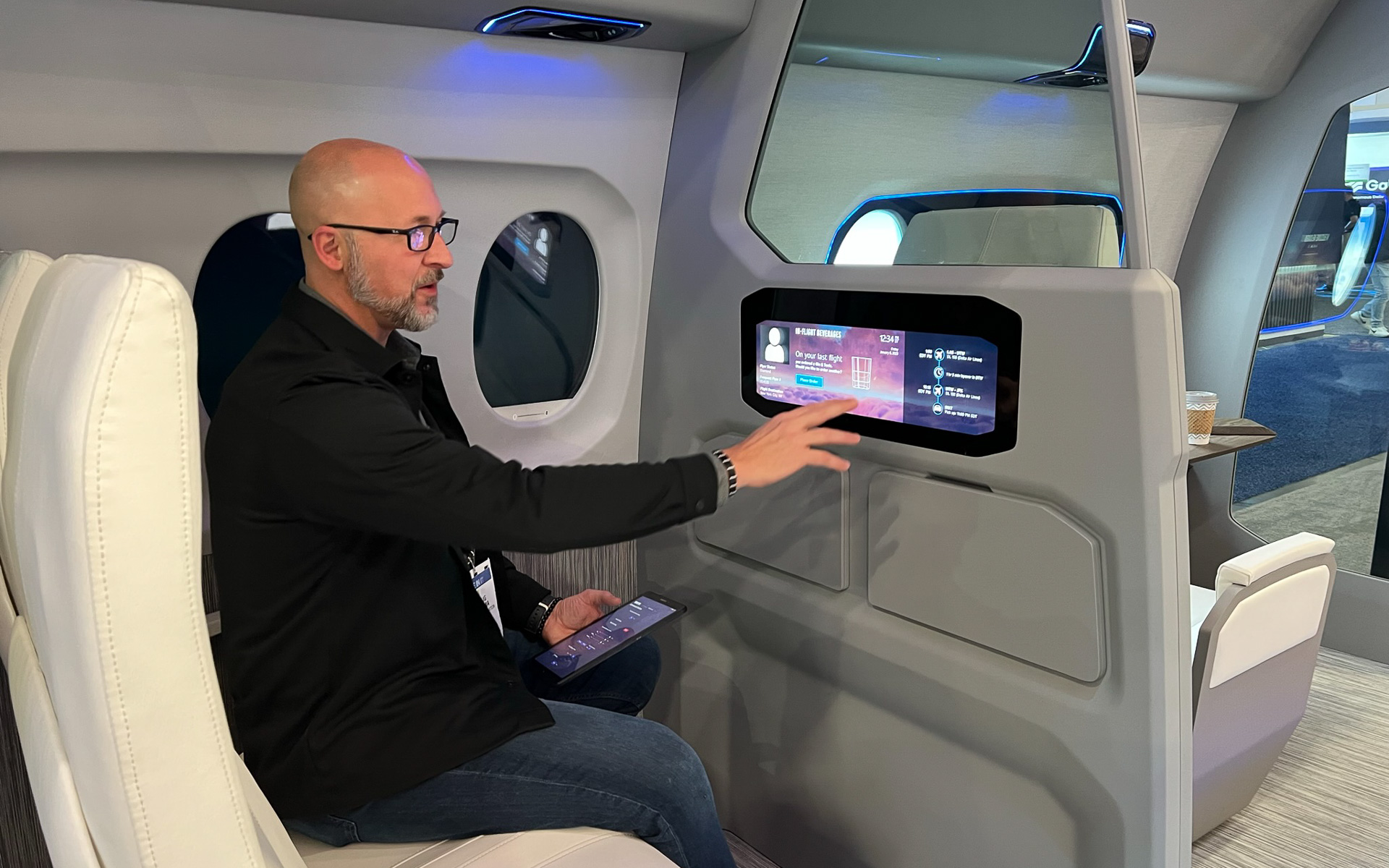 個人の旅行予定が表示された。コネクティングフライトなどの情報も表示される