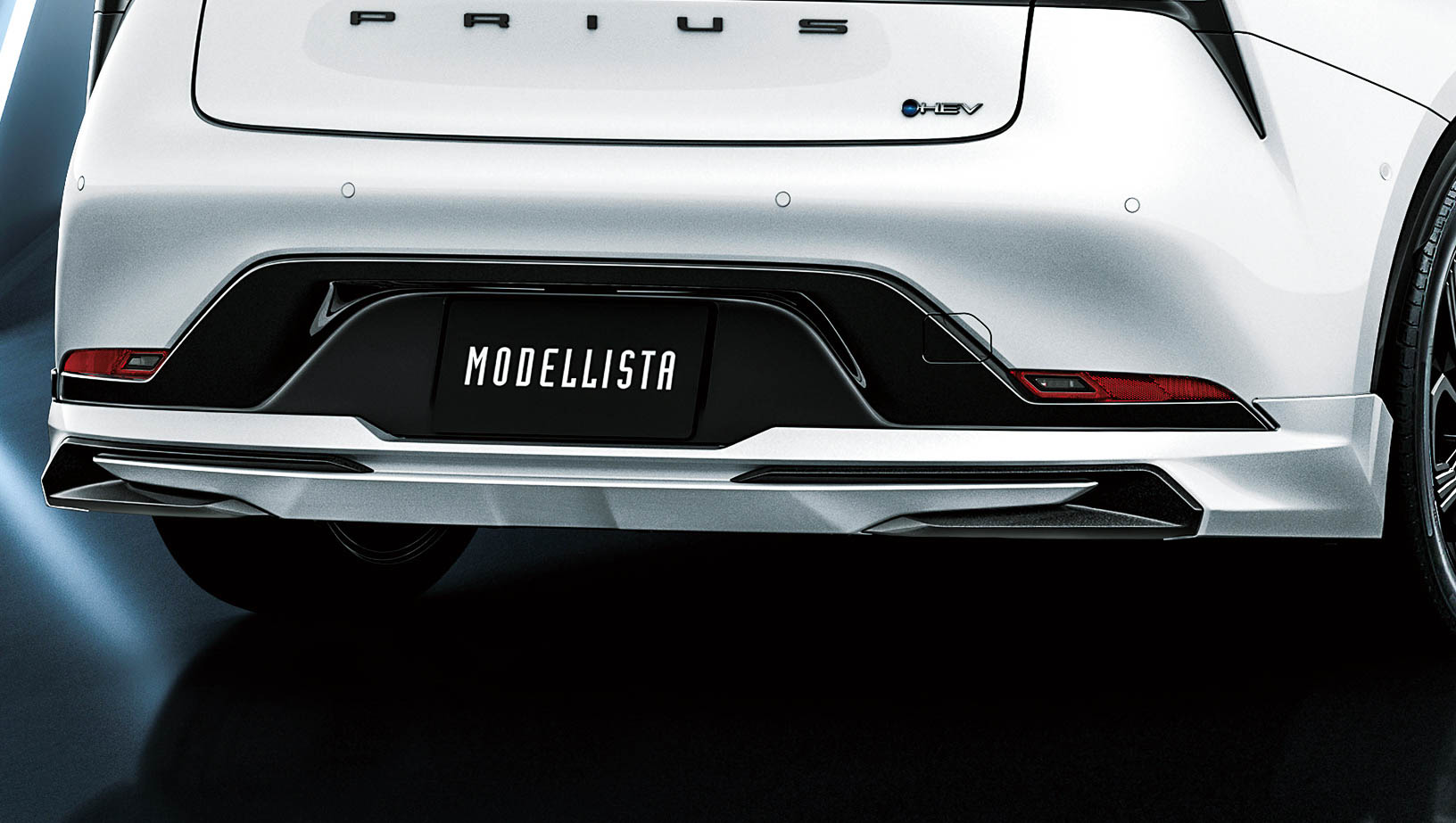 NEO ADVANCE STYLE リアスタイリングキット。リアスカートとマフラーエクステンションのセットの価格は素地8万1400円、塗装済8万4700円。それぞれ単品での購入も可能