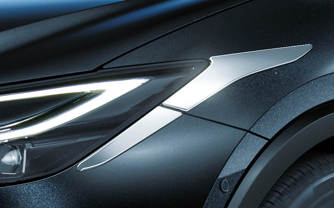 クールシャインキット ヘッドライトガーニッシュ。価格は2万8600円