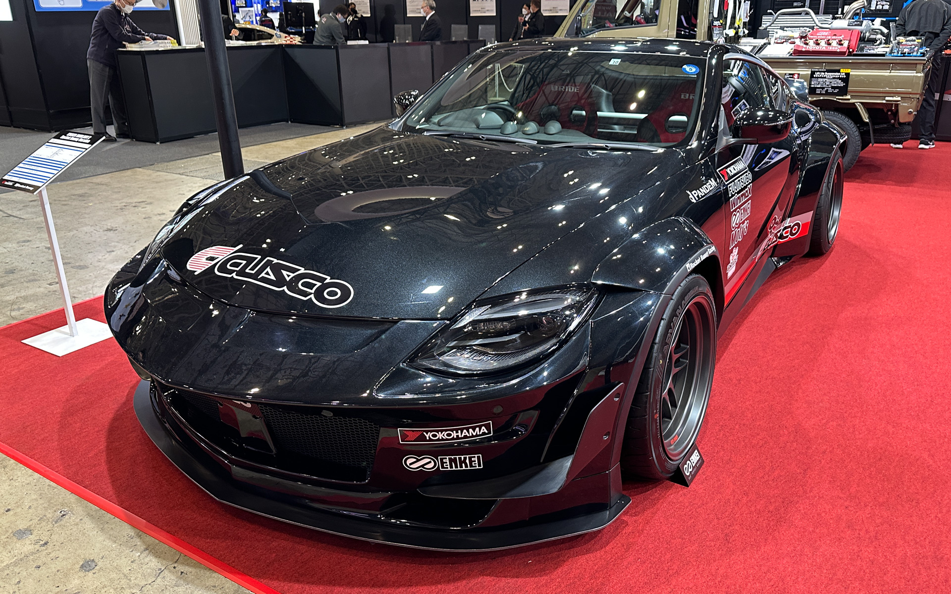 Rocket Bunnyのボディキットを装着した日産自動車の新型「フェアレディZ」