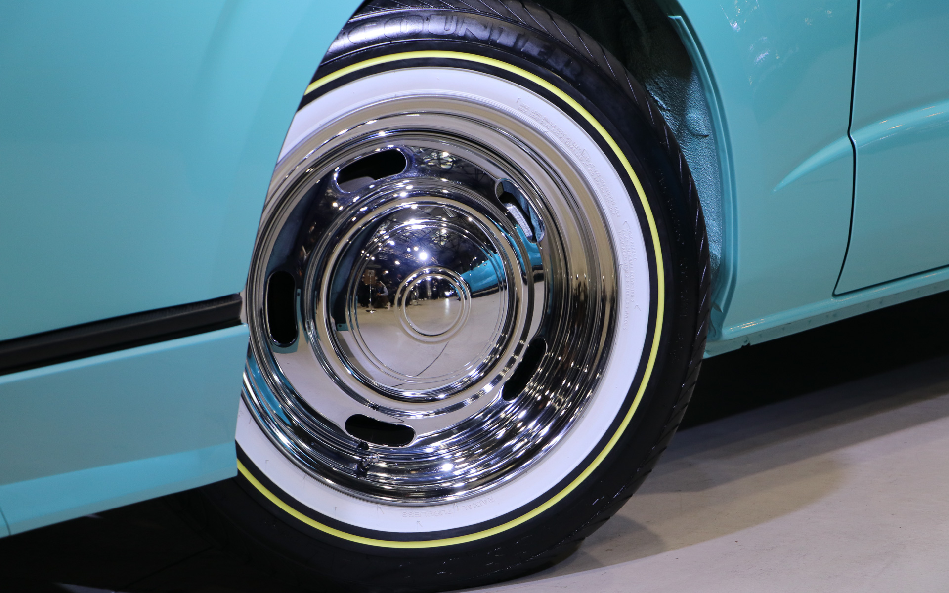 US Styleのホイールはムーンクローム