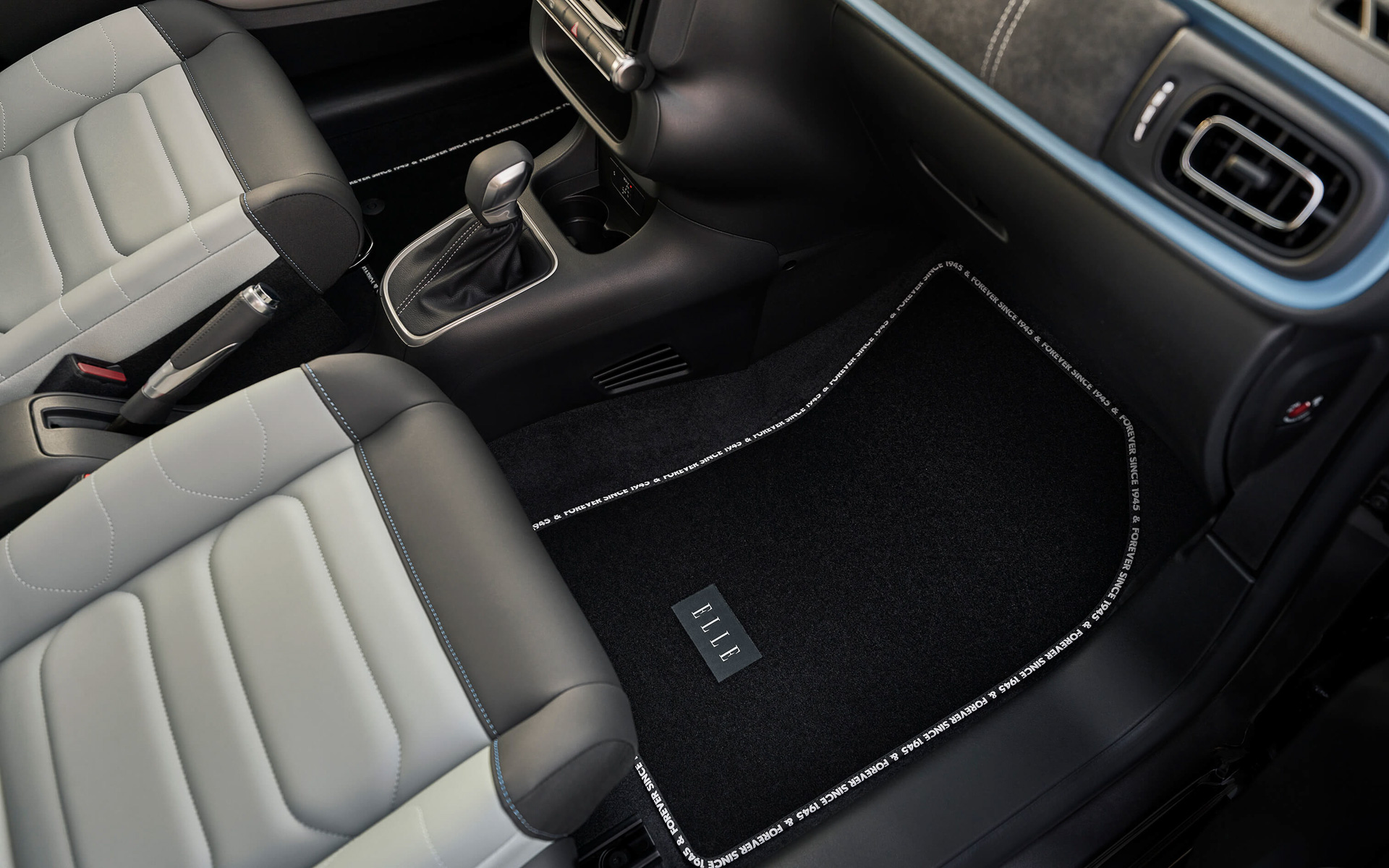 ELLEロゴ入り専用フロアマット