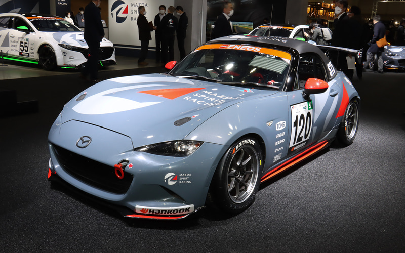 マツダ、スーパー耐久参戦の「ロードスター」「MAZDA3」などを車両展示