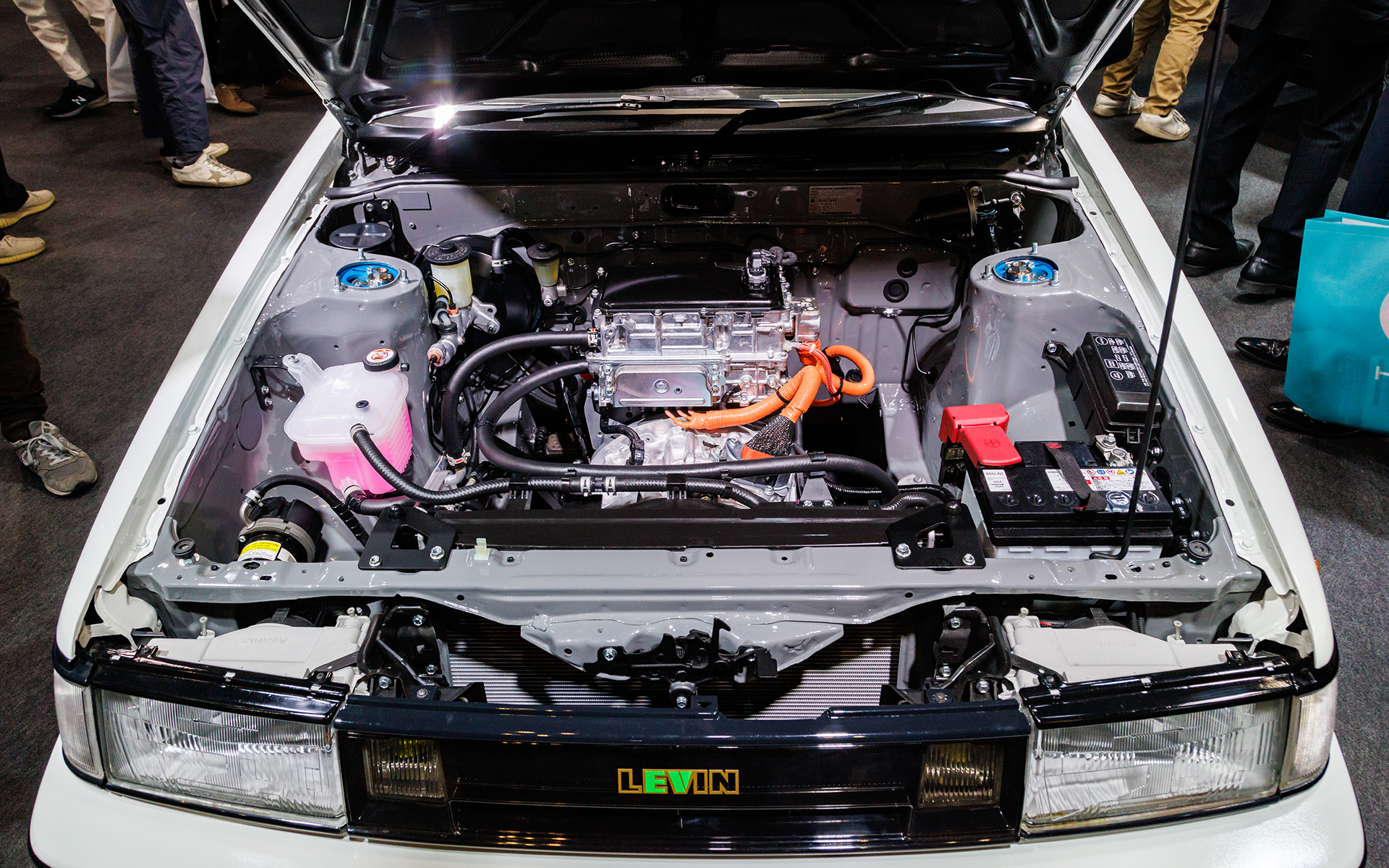 エンジンがないエンジンルーム