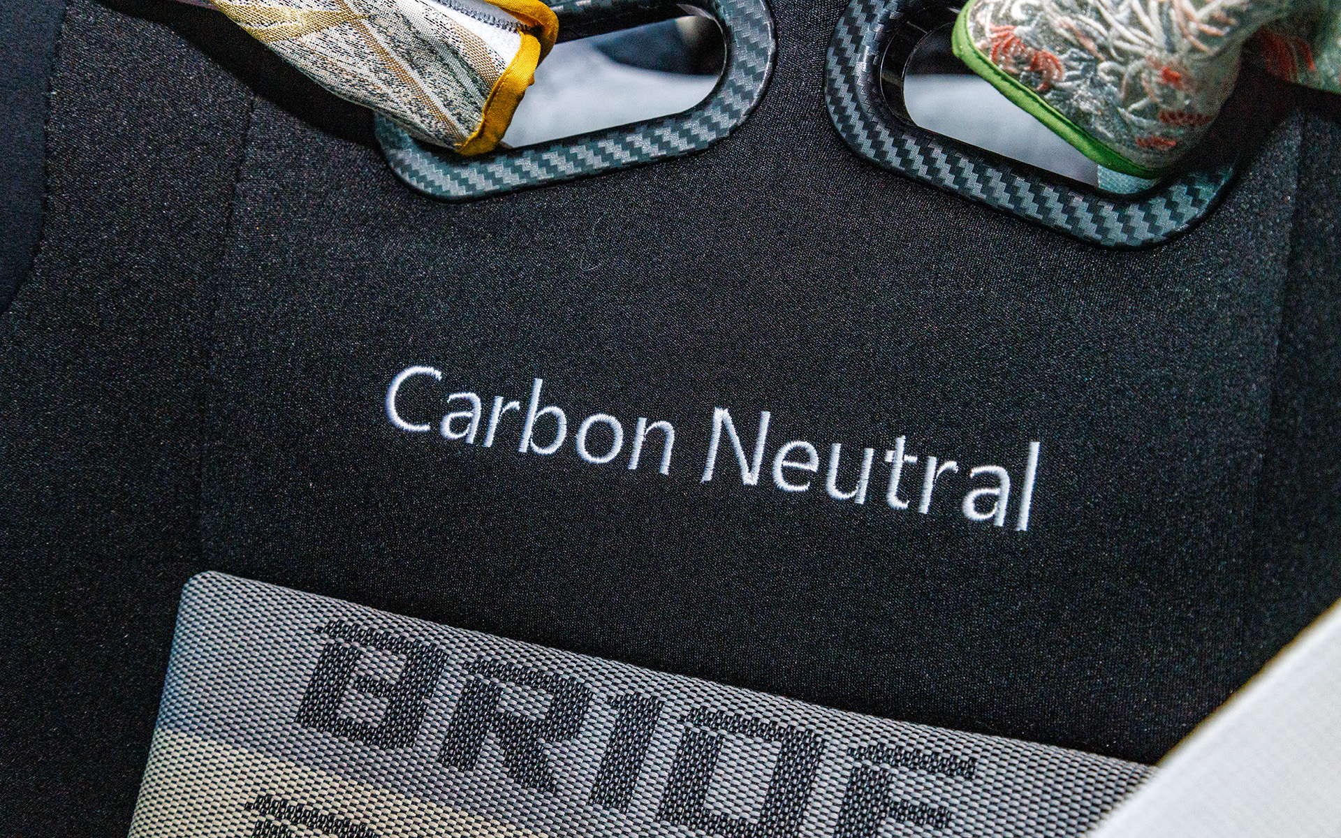 ブリッド製シートの表皮もカーボンニュートラル素材が使われている