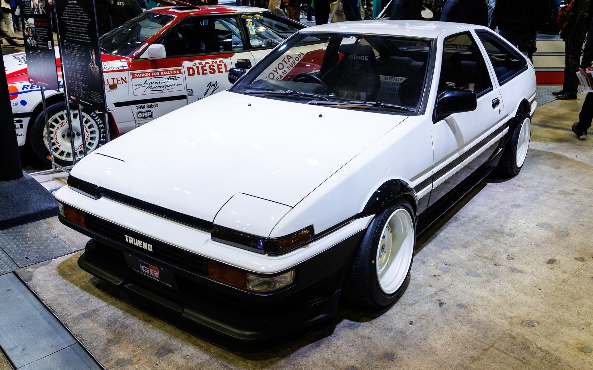 佐々木雅弘選手所有のAE86。エンジンや足まわりにもアフターマーケットのパーツによるカスタマイズが行なわれている