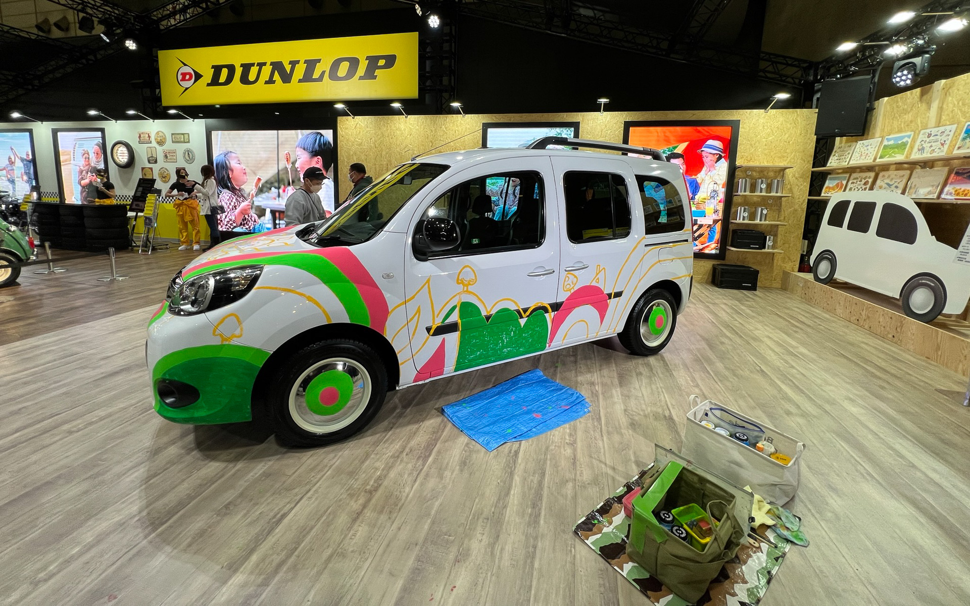 ｢アウトドア｣｢ホビー｣｢チューニング｣｢クラシック｣の4つのテーマでブースを構成。写真はアウトドア