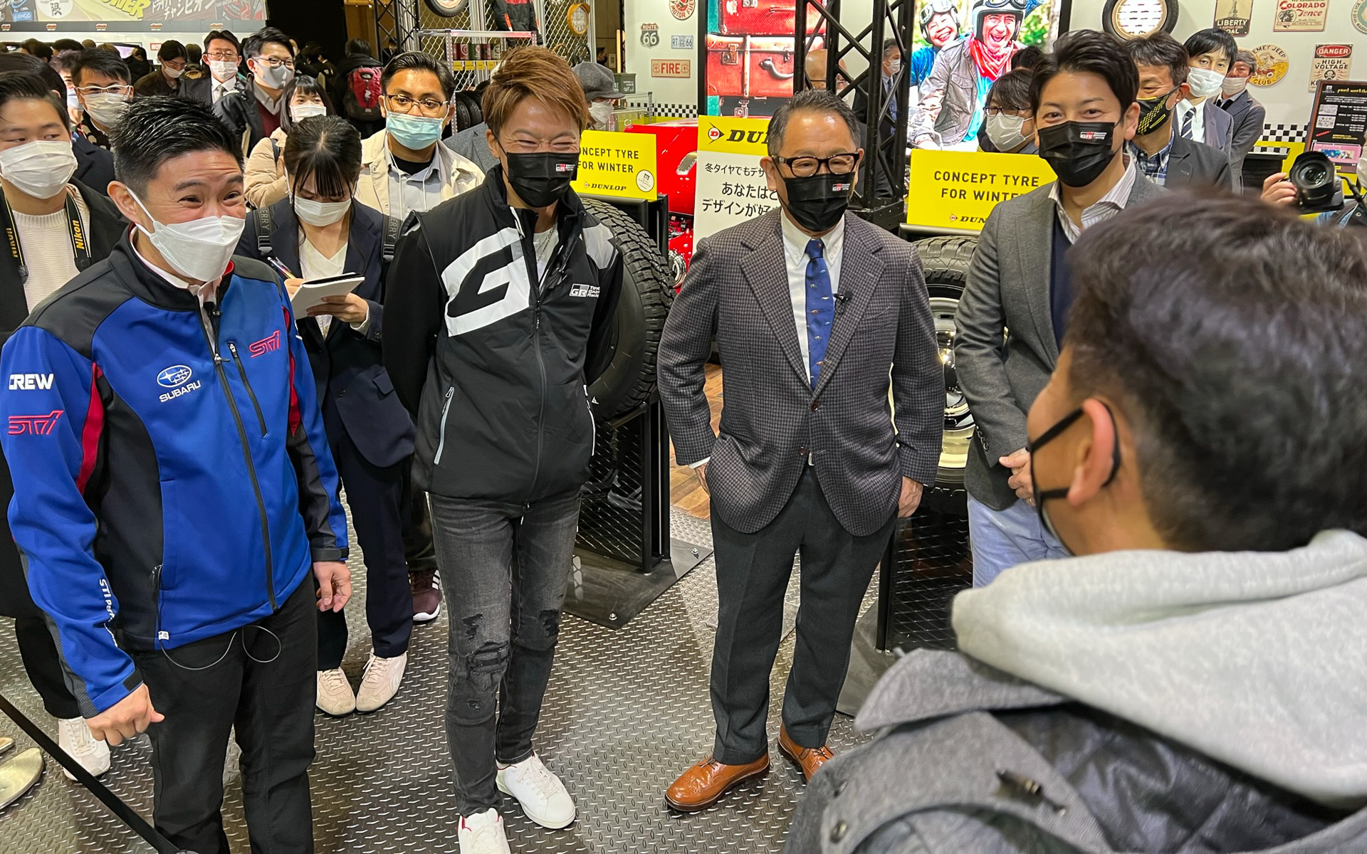 ダンロップブースでは、勝田範彦選手をゲット