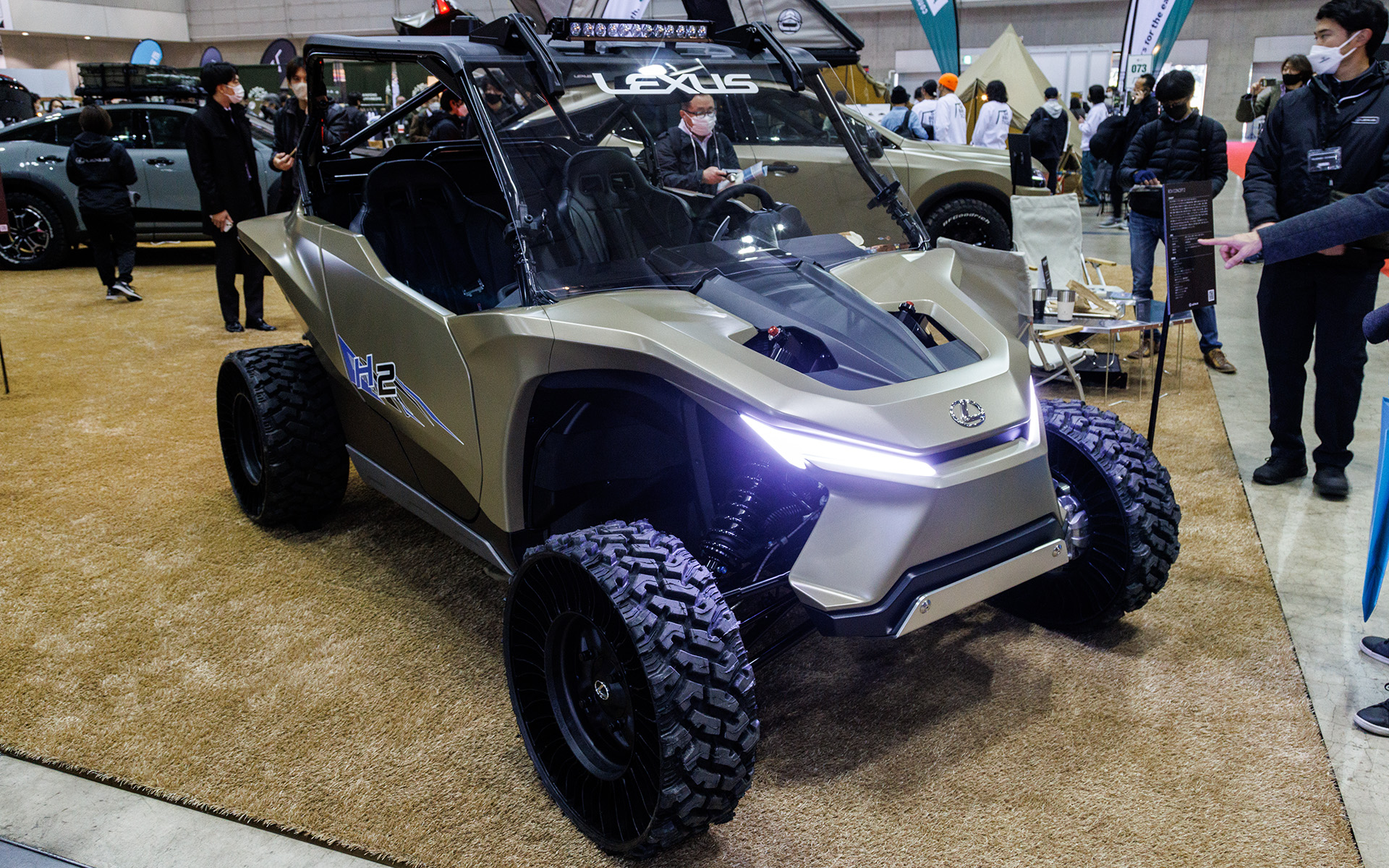 ボディカラーはEXと同じくレゴリス