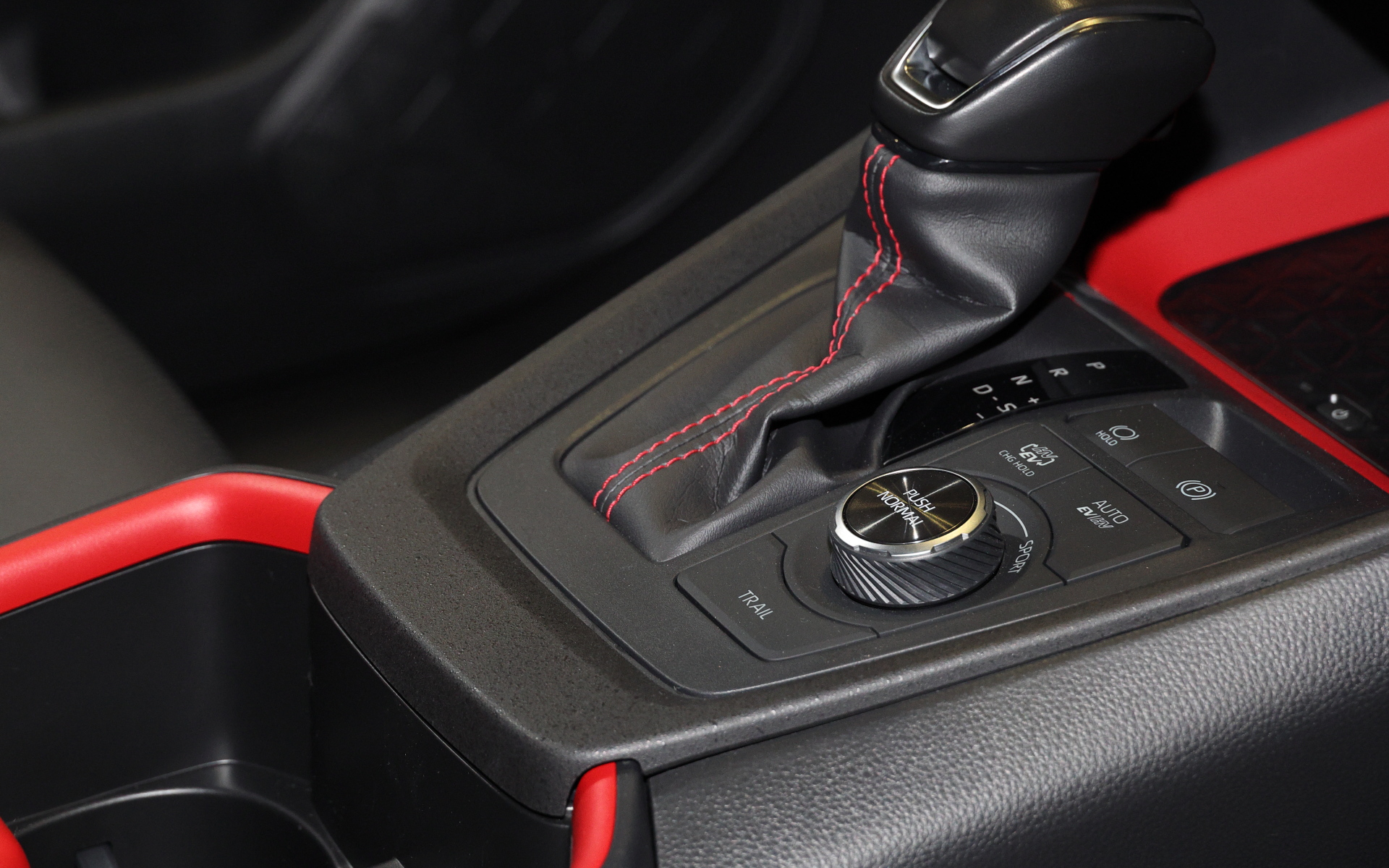 こちらのGORI GORI BLACK塗装は展示されたカスタマイズカーオリジナル