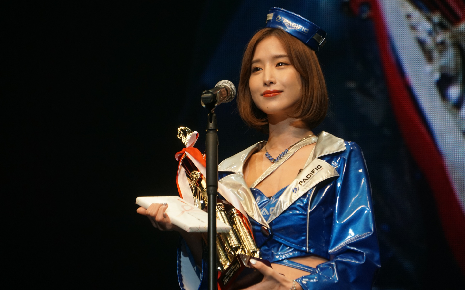 益田アンナさん