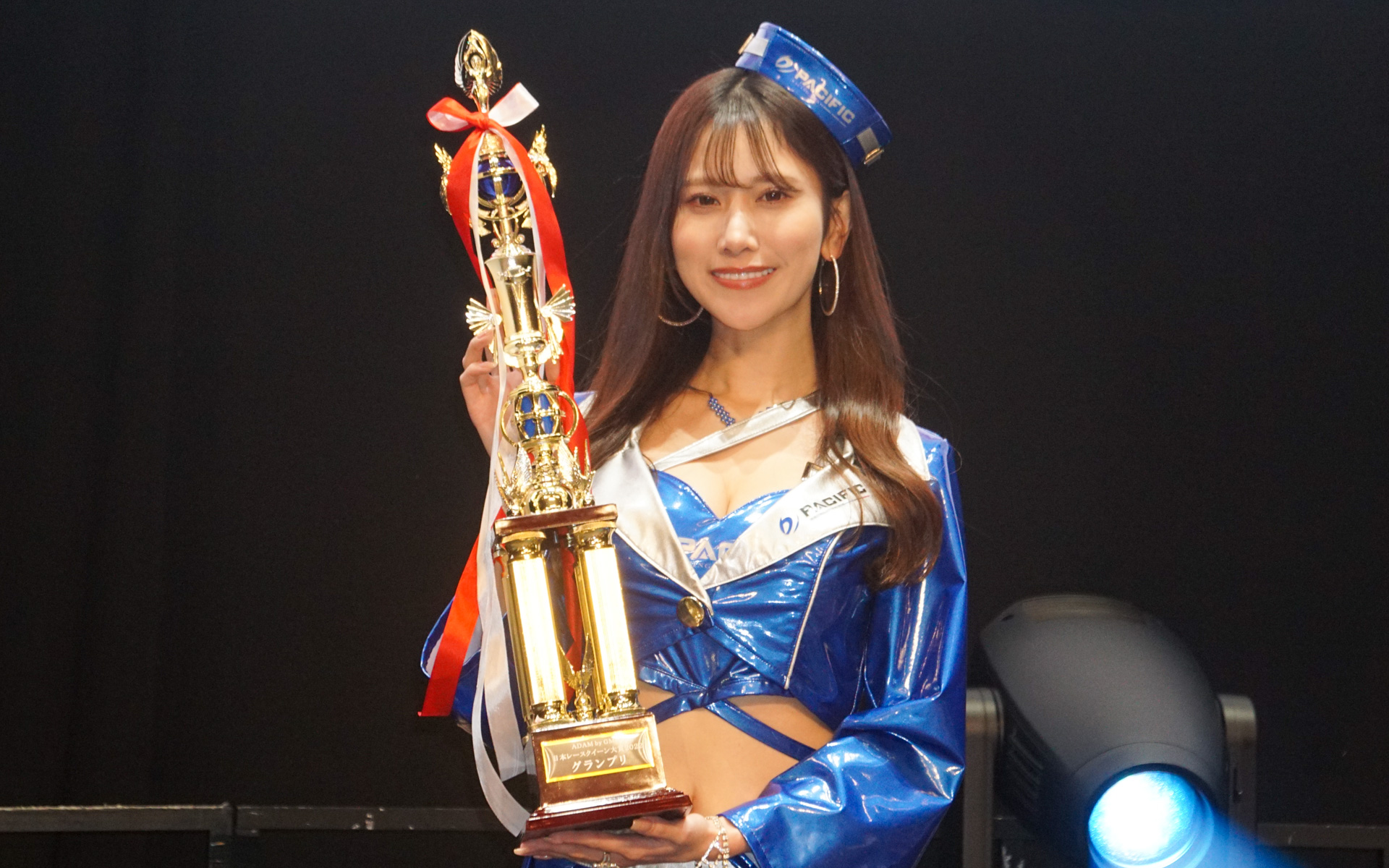 日本レースクイーン大賞2022グランプリを受賞した名取くるみさん