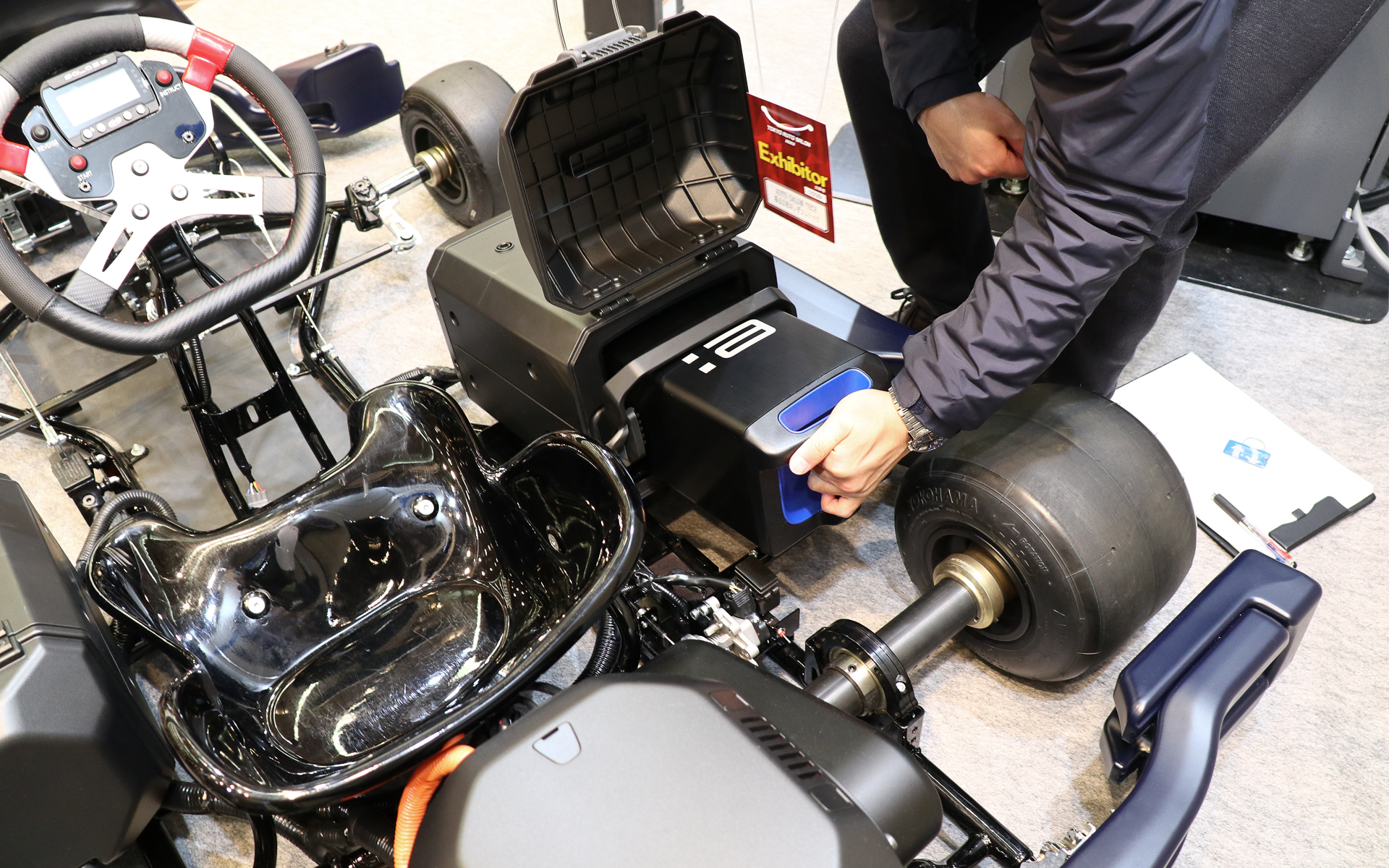 バッテリが簡単に着脱できる