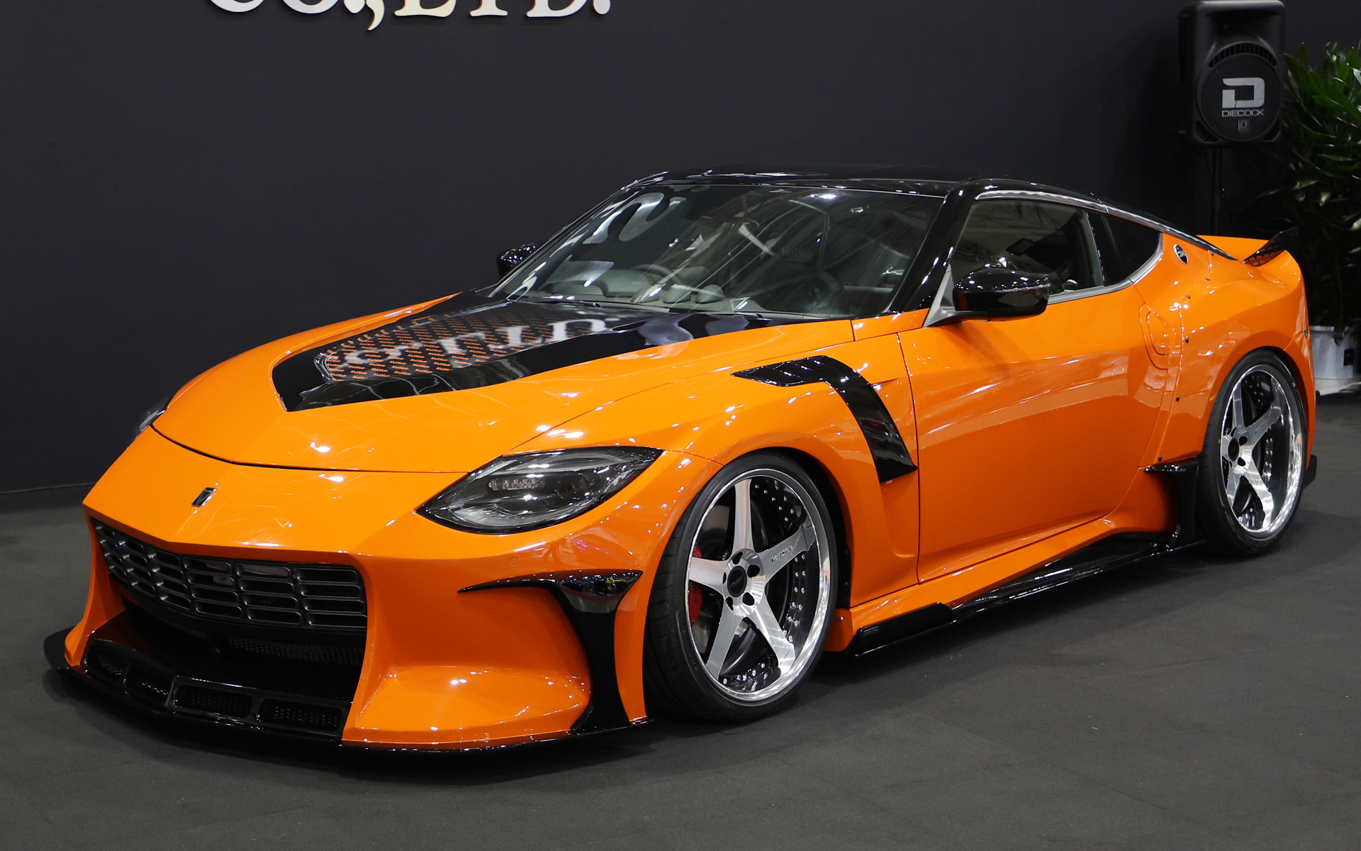 ドレスアップカー部門 最優秀賞 Veilside CO,.LTDの「VeilSide FFZ400」