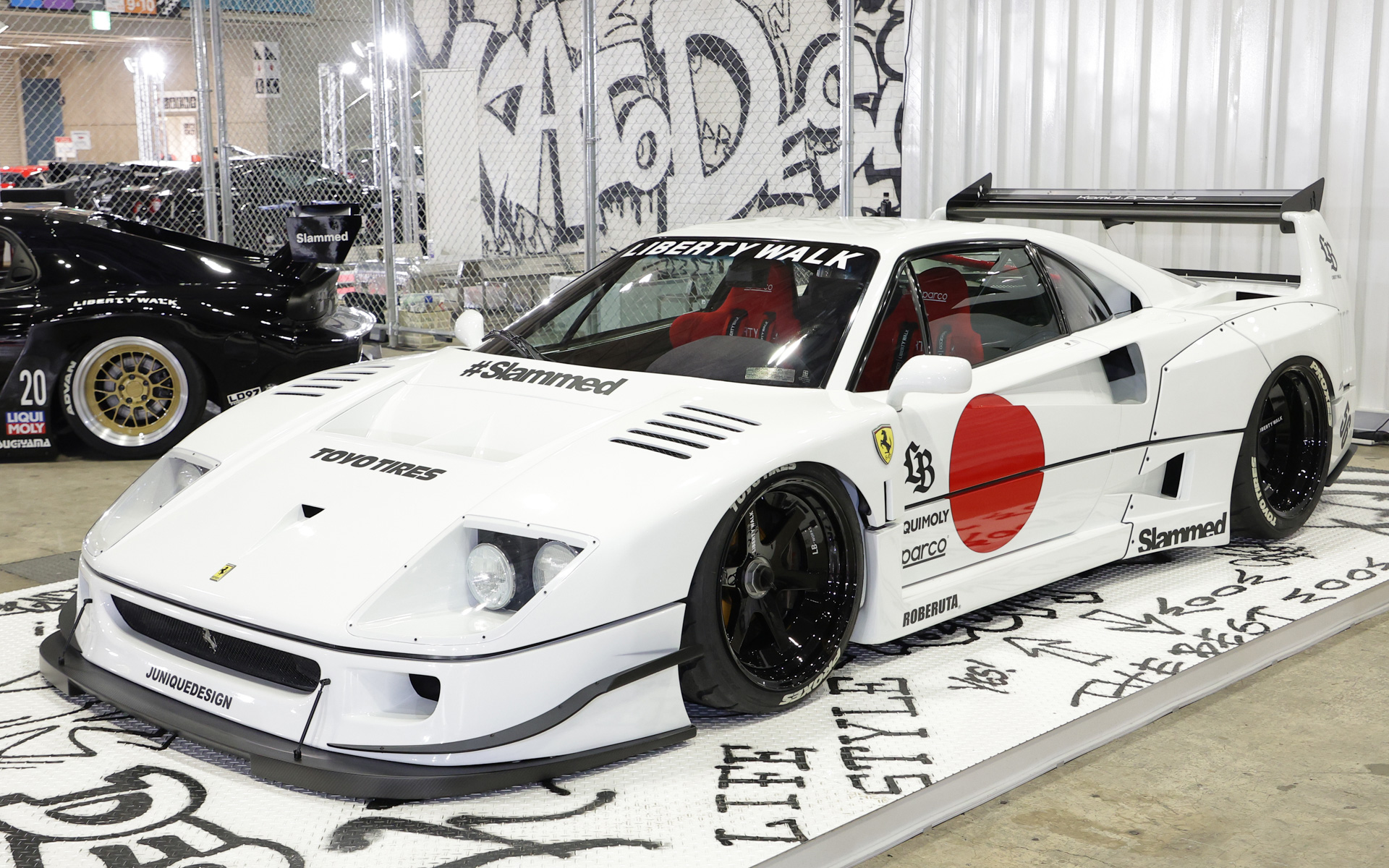 インポートカー部門 最優秀賞 Liberty Walkの「LB☆WORKS F40」
