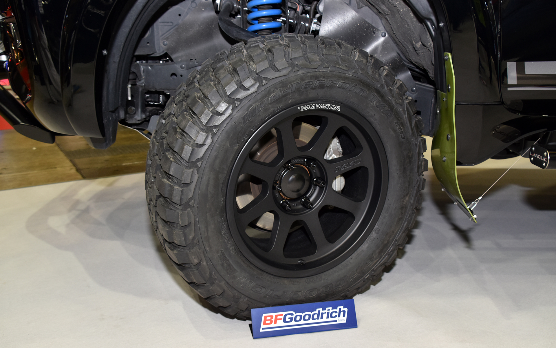 「D108」。価格は5万8300円から