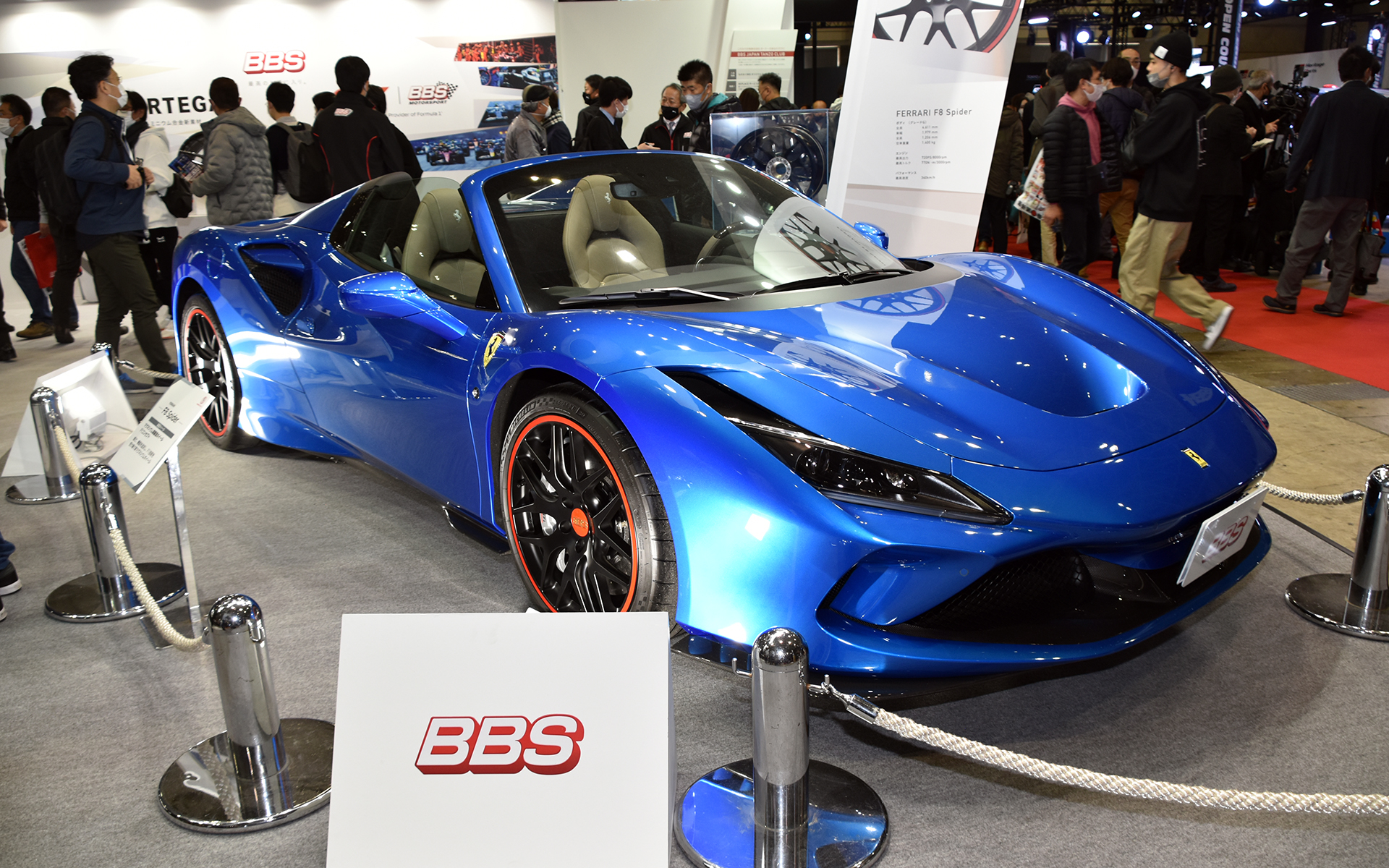 マグネシウム鍛造ホイール「F1コンセプト」のプロトタイプを履くフェラーリ「F8 SPider」