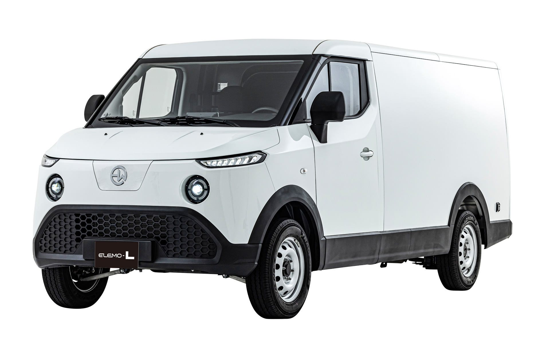 ボディサイズは5450×1850×2050mm（長さ×幅×高さ）