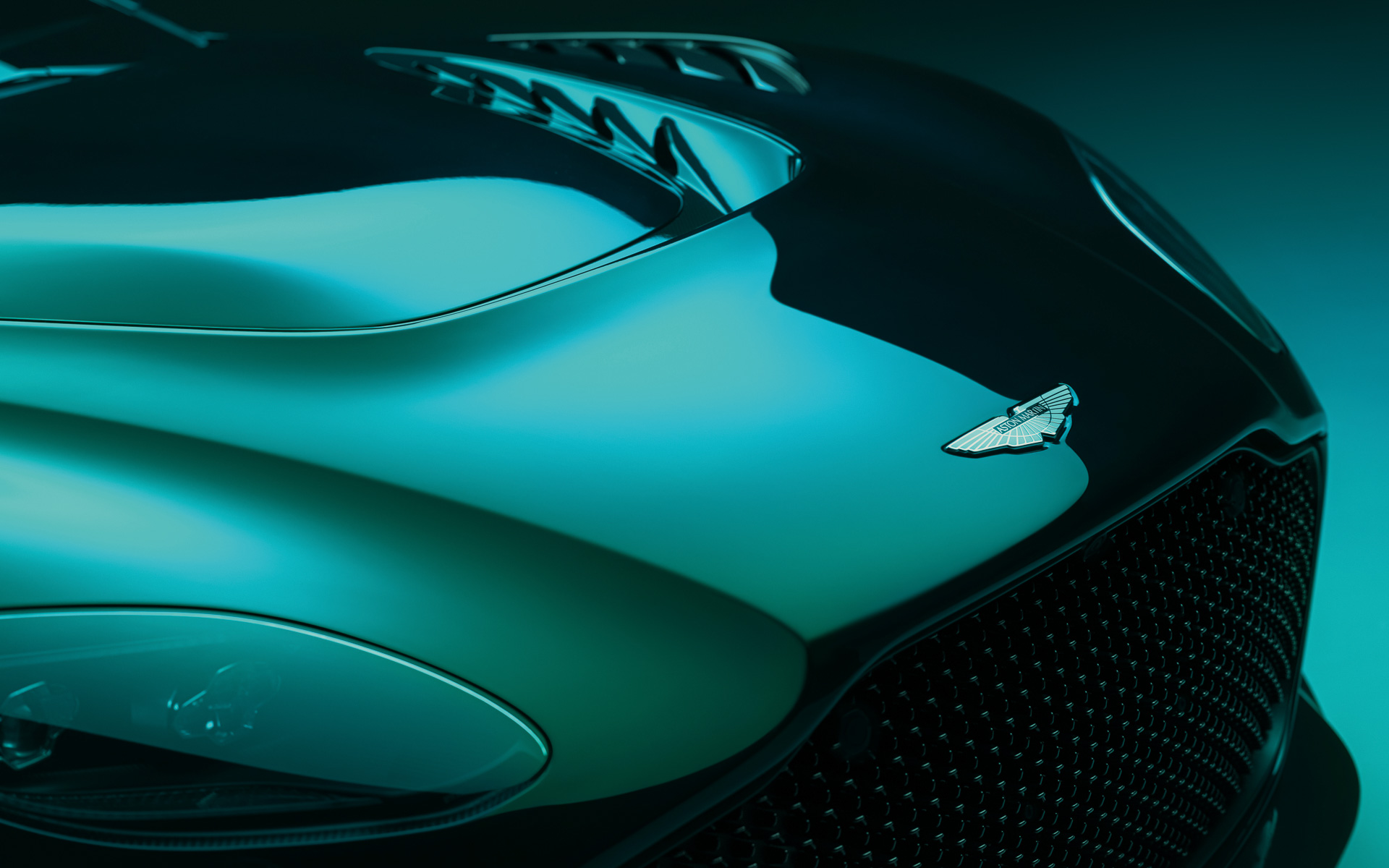 エクステリアでは空力性能の改善などが図られた