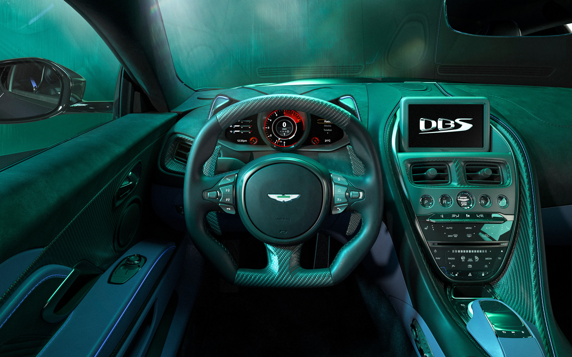 DBS 770 アルティメイトのインテリア。限定モデルであることを示すシリアルナンバーが刻印された専用シルプレートも装着