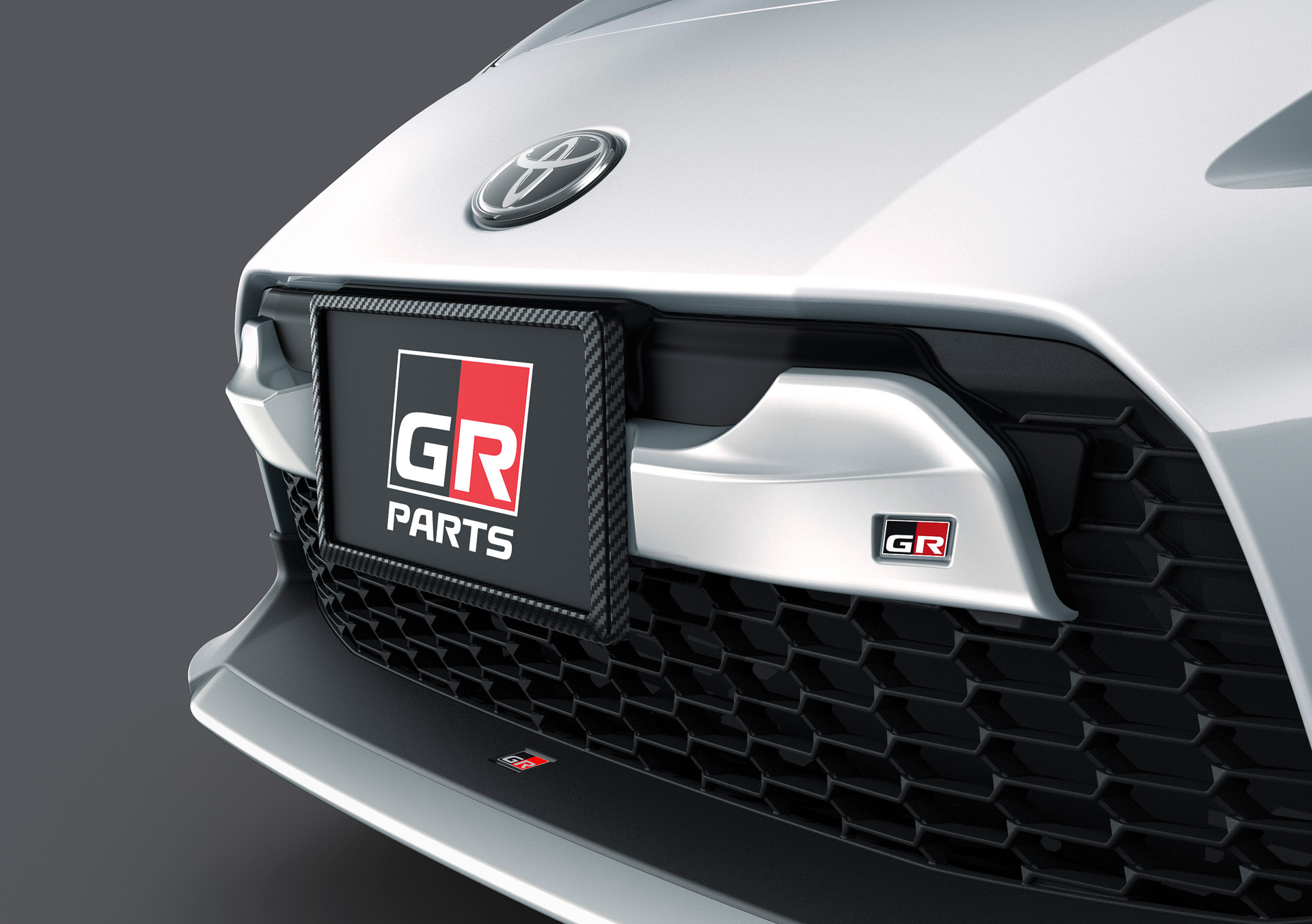 GRエアロノーズコーン（ホワイト/ブラック）の　価格は各色4万6200円