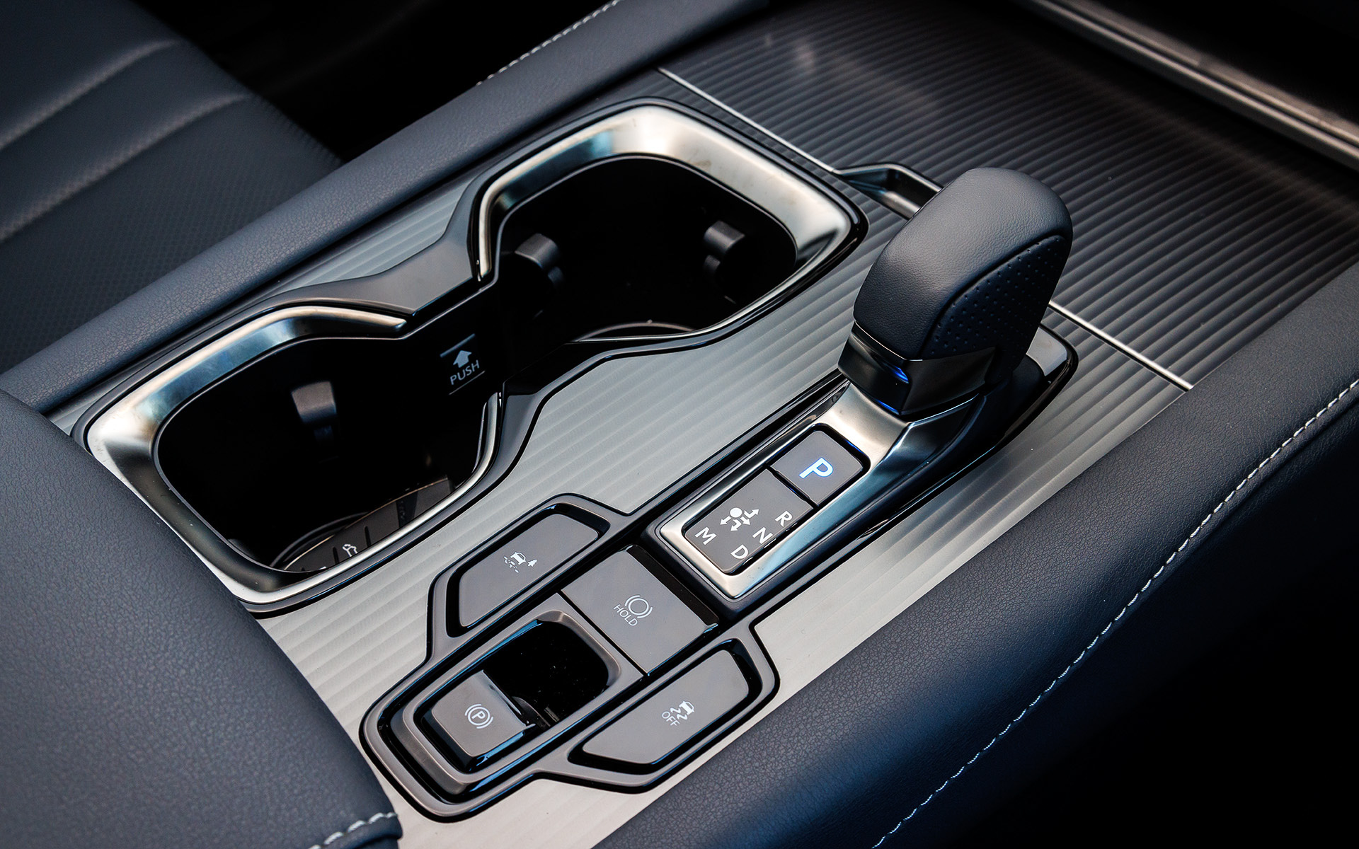 RX500h“F SPORT Performance”のインテリア