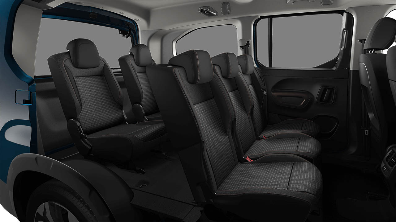 3列目シートは折りたたみだけでなく、取り外しも可能