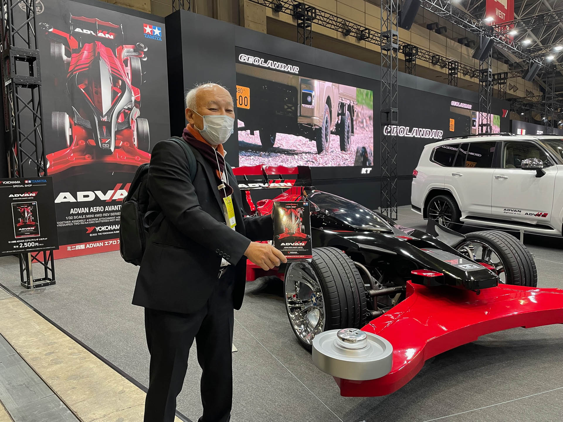 1/1のADVANミニ四駆とTAMIYA製のADVANミニ四駆。ちょっとうれしい