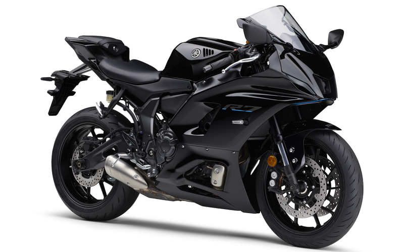 ヤマハ、新色ホワイト採用の「YZF-R7 ABS」2023モデル - Car Watch