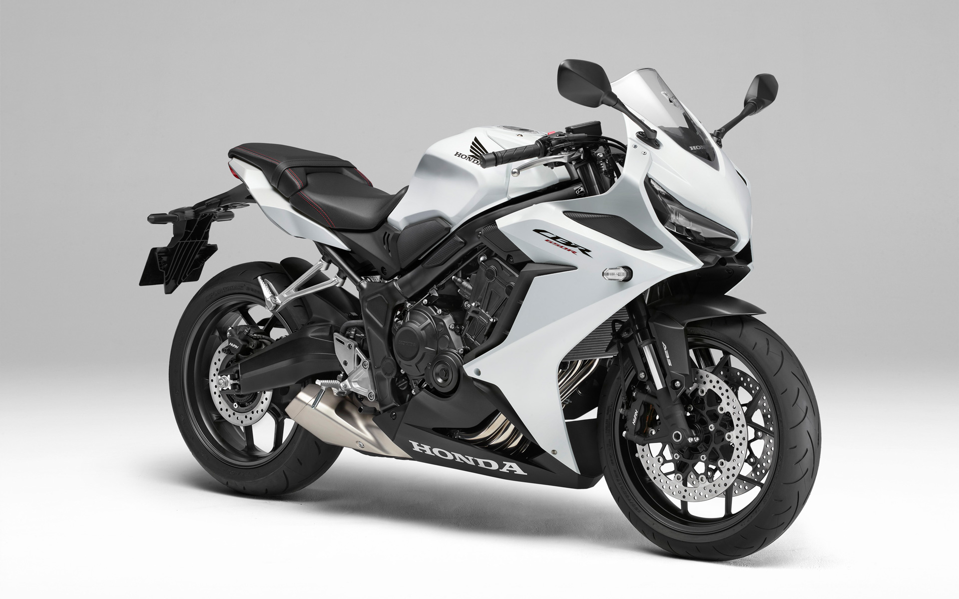 CBR650R（パールグレアホワイト）