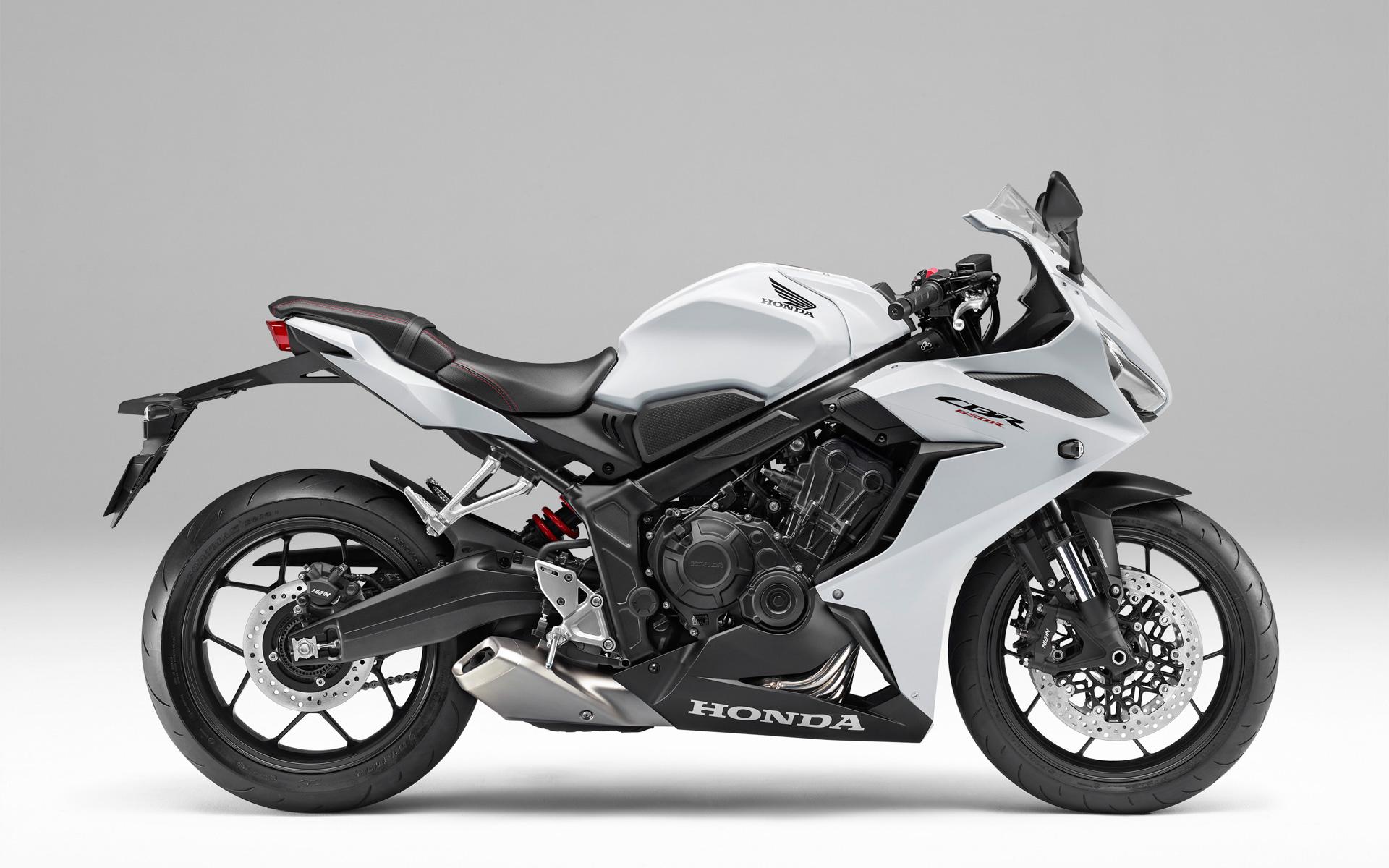 CBR650R（パールグレアホワイト）