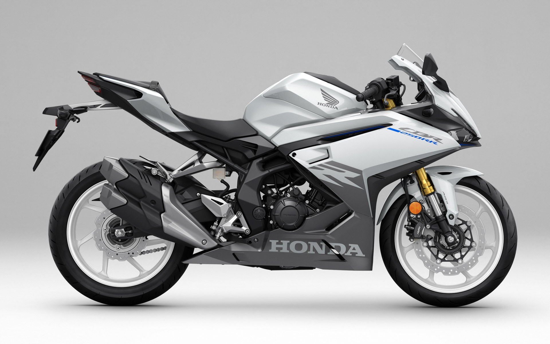 CBR250RR（パールグレアホワイト）