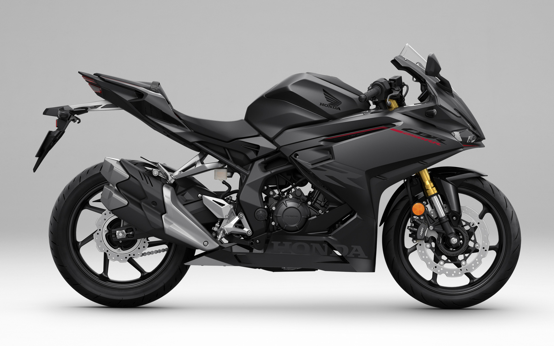 CBR250RR（マットバリスティックブラックメタリック）