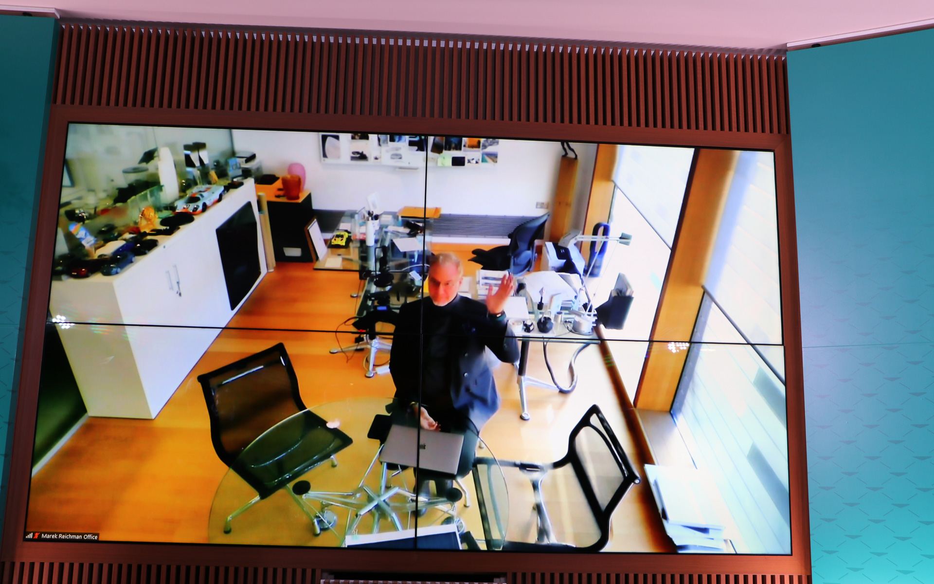 アストンマーティン副社長 兼 チーフ・クリエイティブ・オフィサーであるマレク・ライヒマン氏