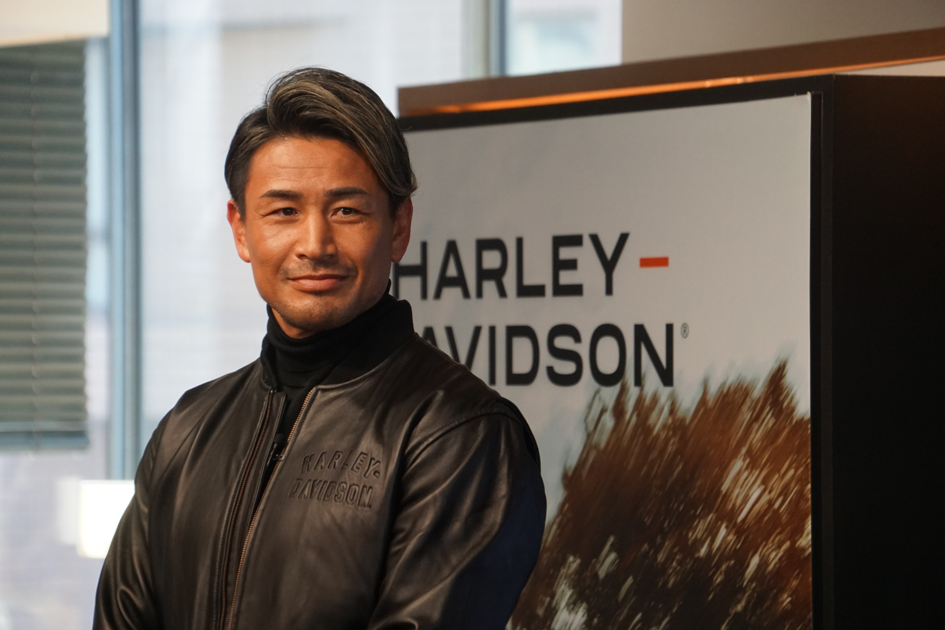 魔裟斗氏を迎えて、日本到着したばかりの新「ブレイクアウト」公開セレモニーが行なわれた