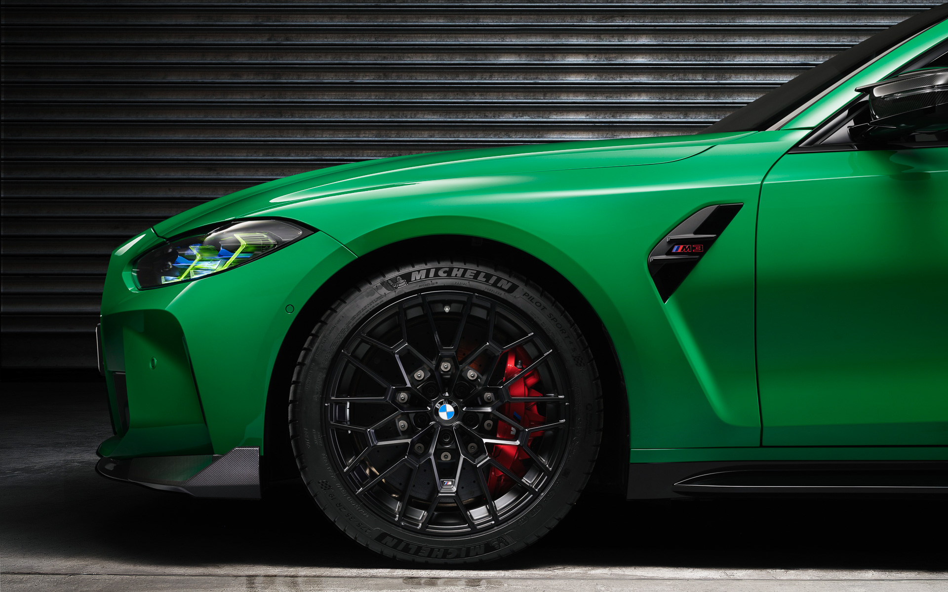 鍛造Mライトアロイホイールを標準装備