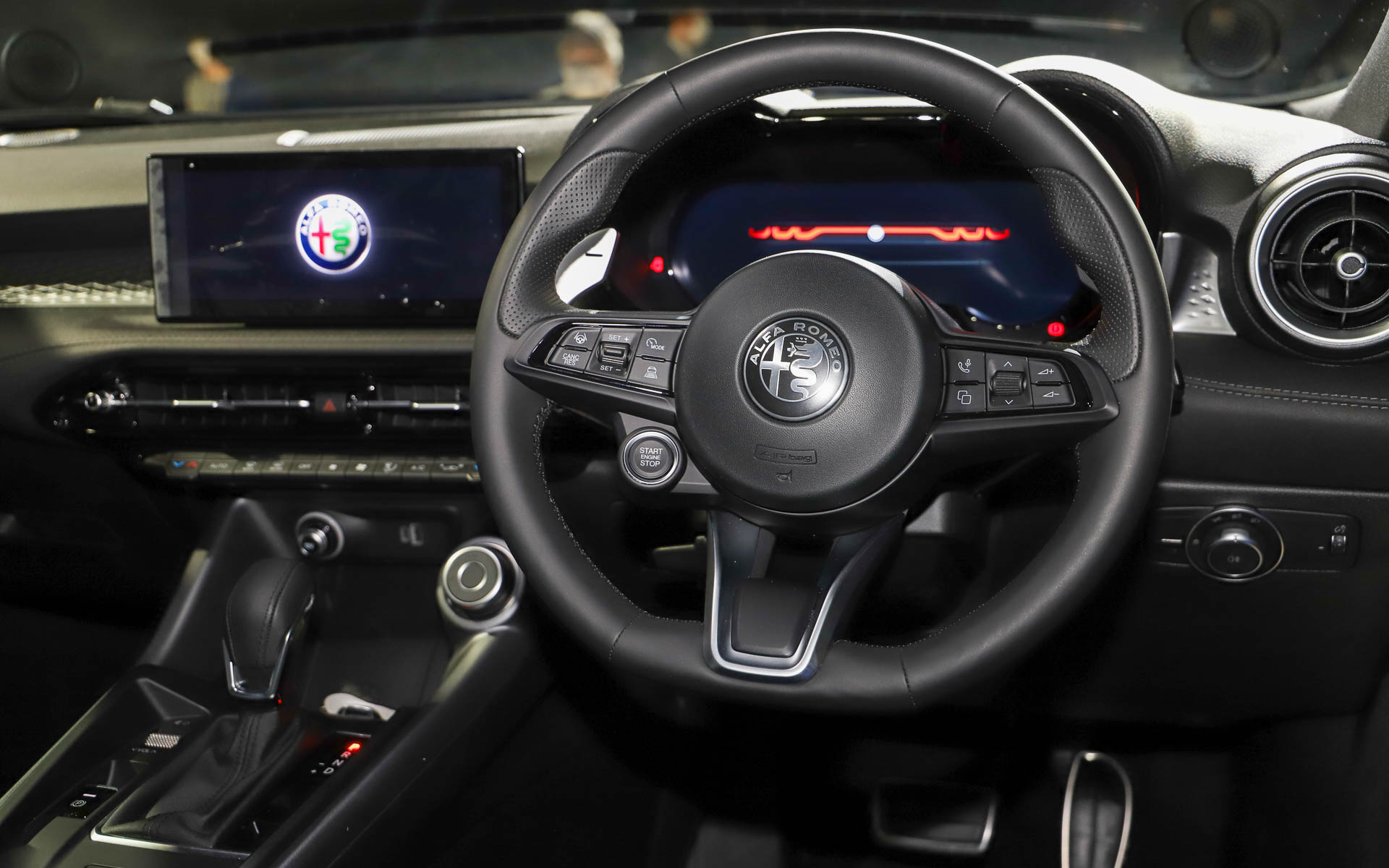 スポーツレザーステアリング（オーディオコントローラー付き）